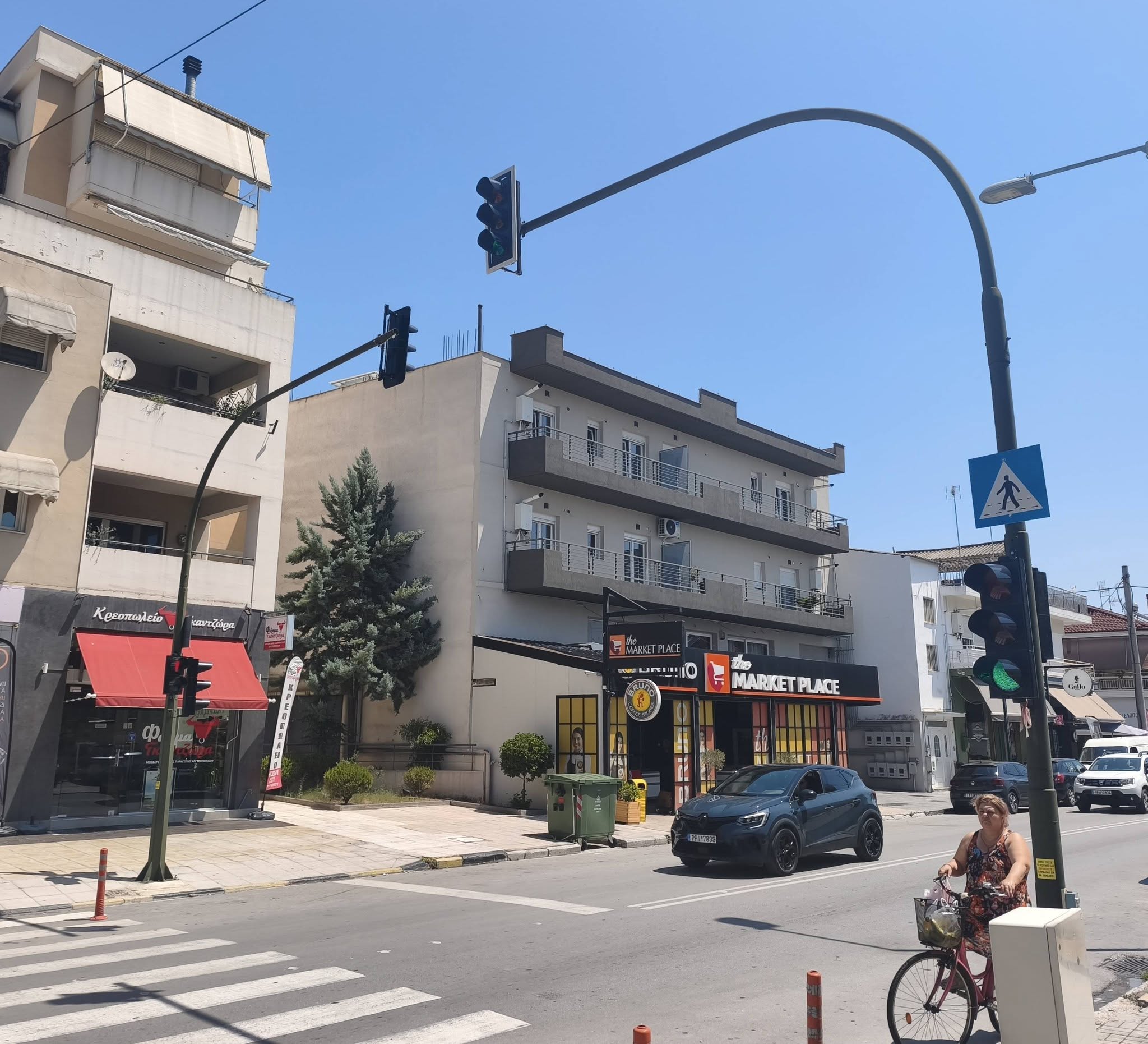 Δήμος Λαρισαίων: Αναβάθμιση και εκ νέου ρύθμιση των φωτεινών σηματοδοτών στη συμβολή Ιωαννίνων και Αγίας Τριάδος