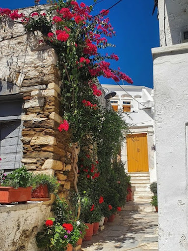 Τήνος: Διακοπές  στο νησί της Παναγίας με τα γραφικά χωριά και τις υπέροχες παραλίες