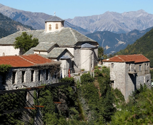 Πλήθος πιστών αανμένεται και φέτος το δεκαπενταύγουστο στην Ιερά Μονή Παναγίας Σπηλιάς στα Άγραφα