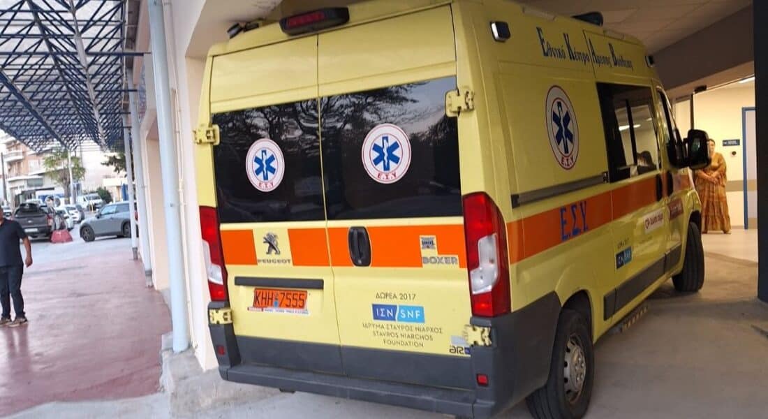 «Σφηνώνουν» ασθενοφόρα στα ανακαινισμένα Επείγοντα του ΓΝΛ! (ΦΩTO)