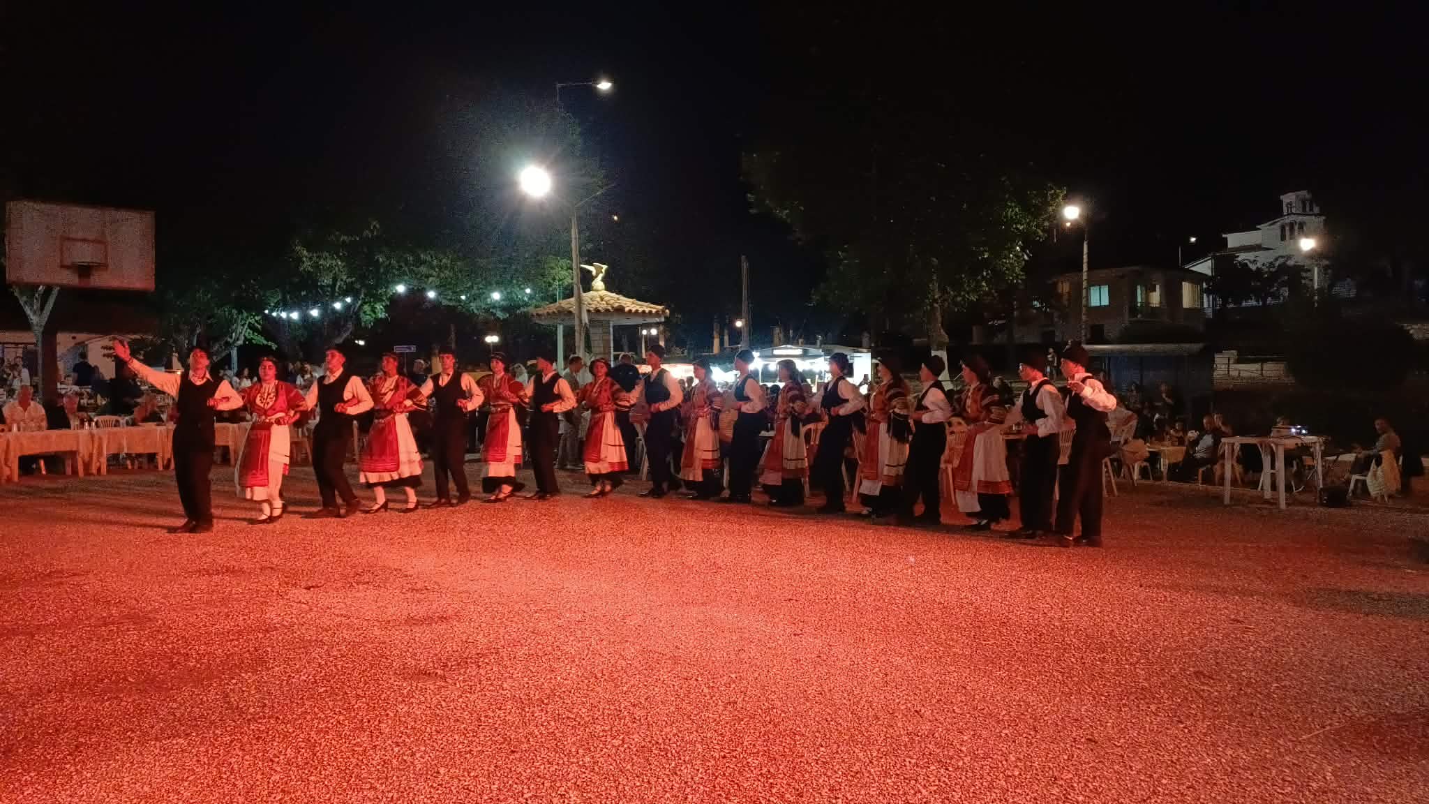 Πλήθος κόσμου στη γιορτή φιστικού στη Νέα Λεύκη (ΦΩΤΟ)