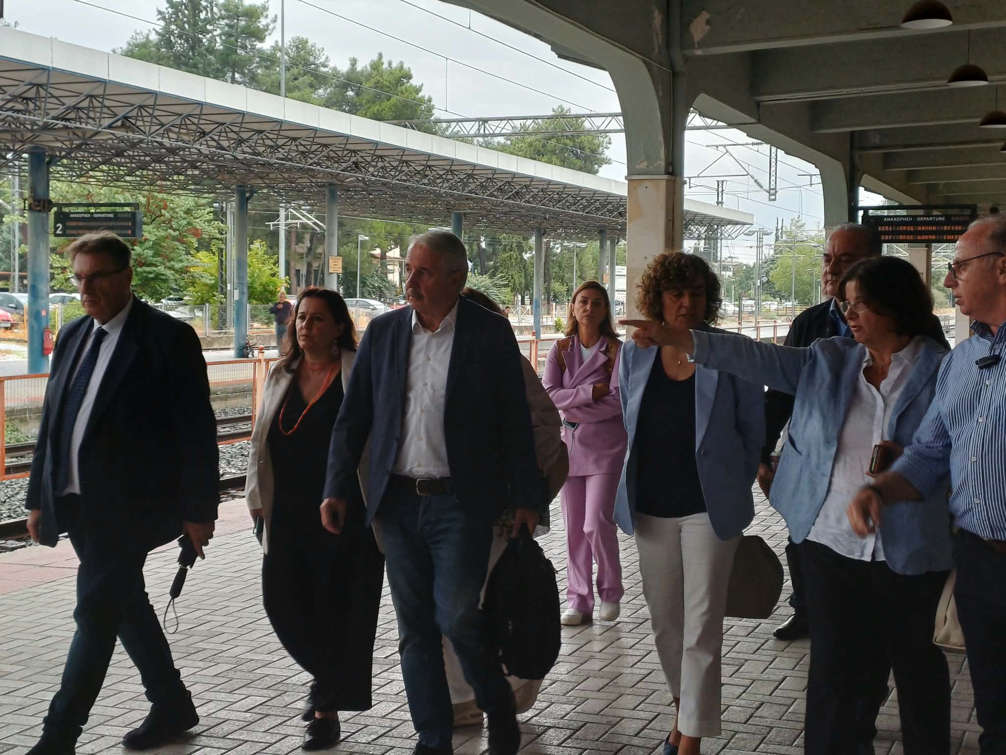 Στο Κέντρο Τηλεδιοίκησης του ΟΣΕ στη Λάρισα η αντιπροσωπεία των ευρωβουλευτών (ΦΩΤΟ)