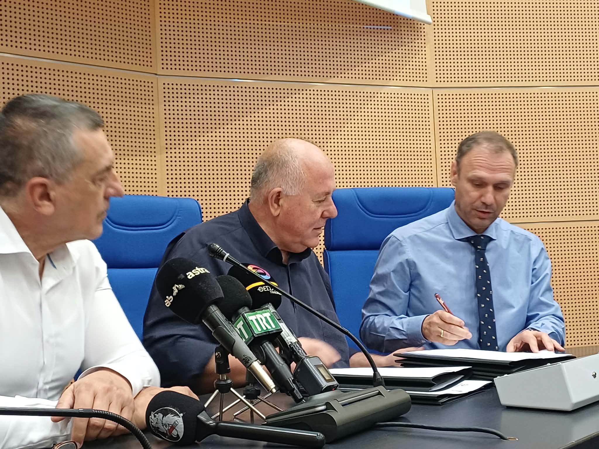 Υπογράφηκαν οι συμβάσεις για την κατασκευή 6 νέων κολυμβητηρίων σε δήμους της Θεσσαλίας (ΦΩΤΟ)