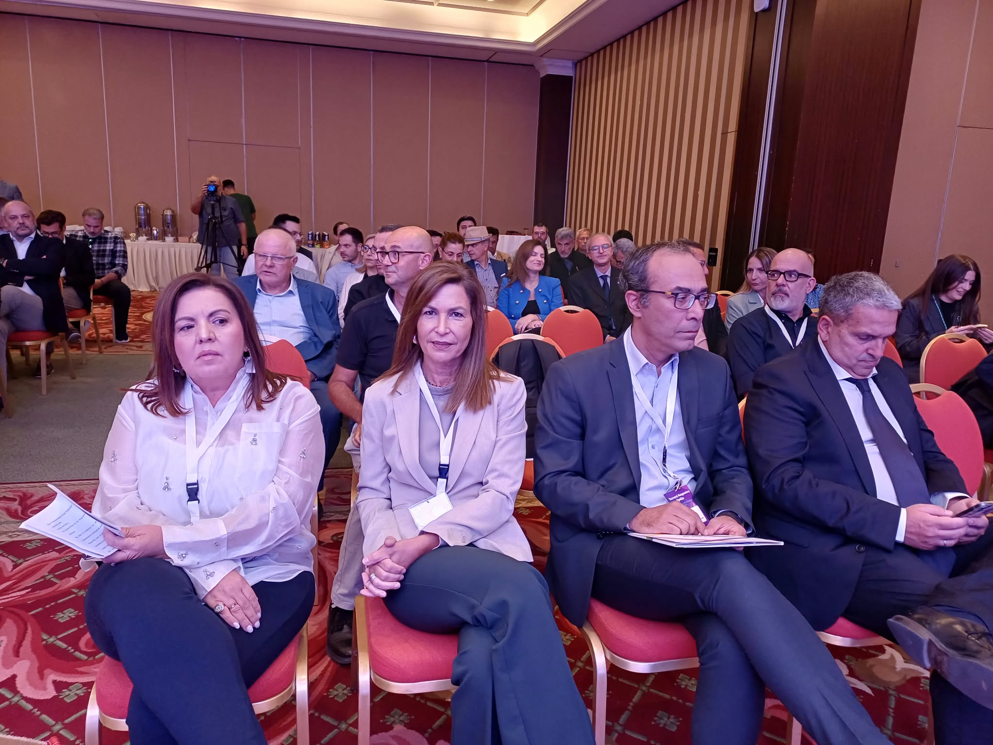 Η Τεχντή Νοημοσύνη στην υπηρεσία του επιχειρείν- εκδήλωση του ΣΘΕΒ στη Λάρισα (ΦΩΤΟ)