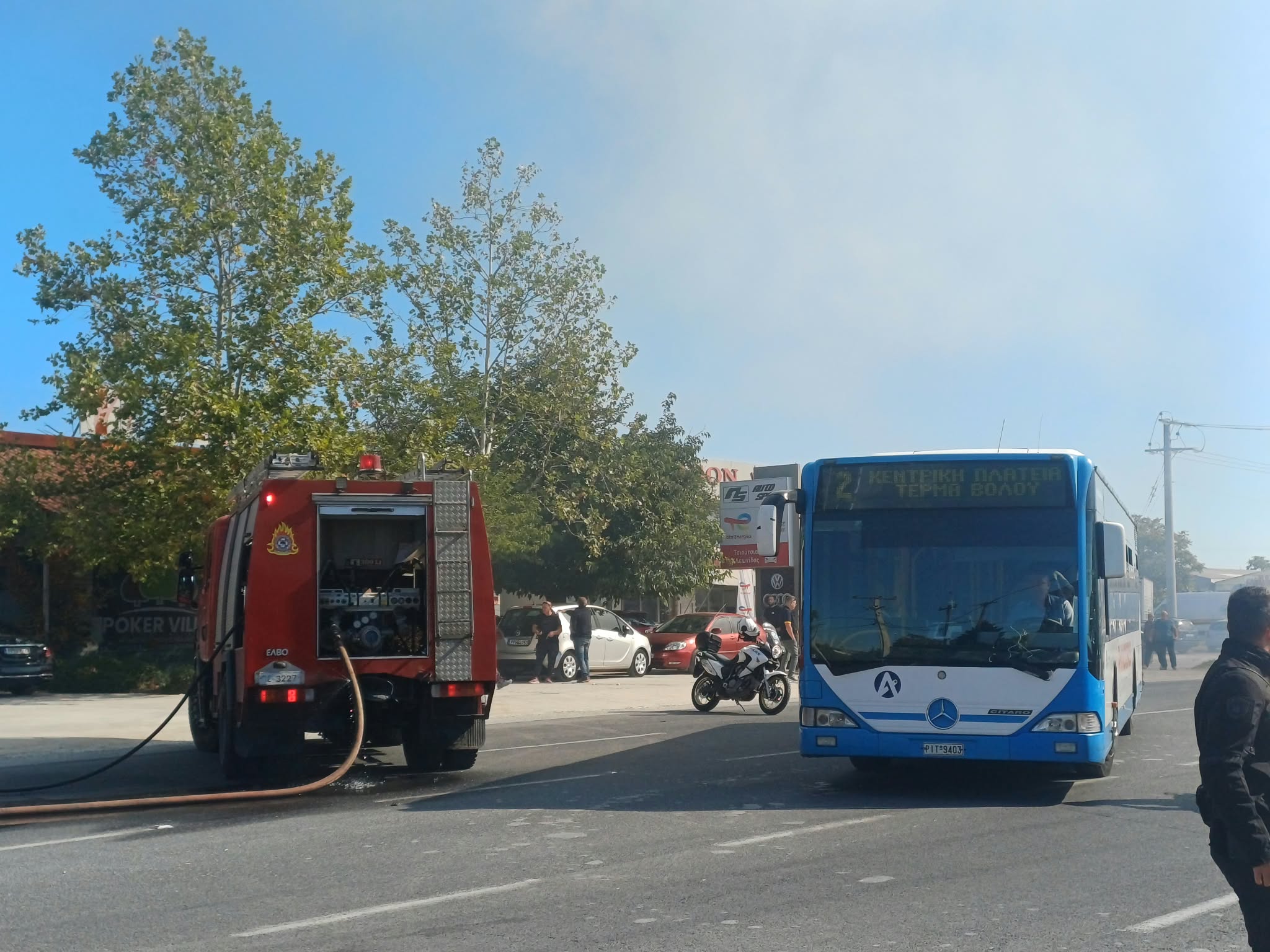 Πανικός  στη Λάρισα  από φωτιά σε συνεργείο υγραεριοκίνησης στην οδό Βόλου – Ακούστηκαν εκρήξεις (ΦΩΤΟ+video)