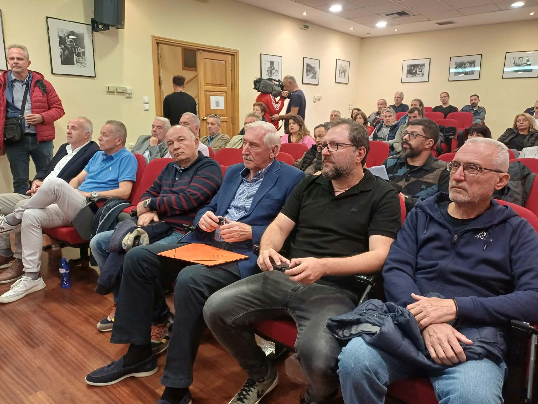 Περιφερειακή σύσκεψη ΑΔΕΔΥ: Στο επίκεντρο οι μισθοί, τα εργασιακά δικαιώματα και οι επόμενες κινητοποιήσεις (ΦΩΤΟ)