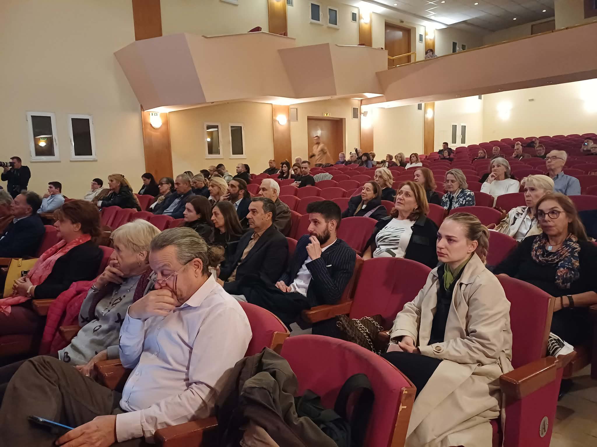 Λάρισα: Παρουσιάστηκε το βιβλίο «Τέμπη – Κατηγορώ» με τη συμμετοχή συγγενών θυμάτων (ΦΩΤΟ+video)