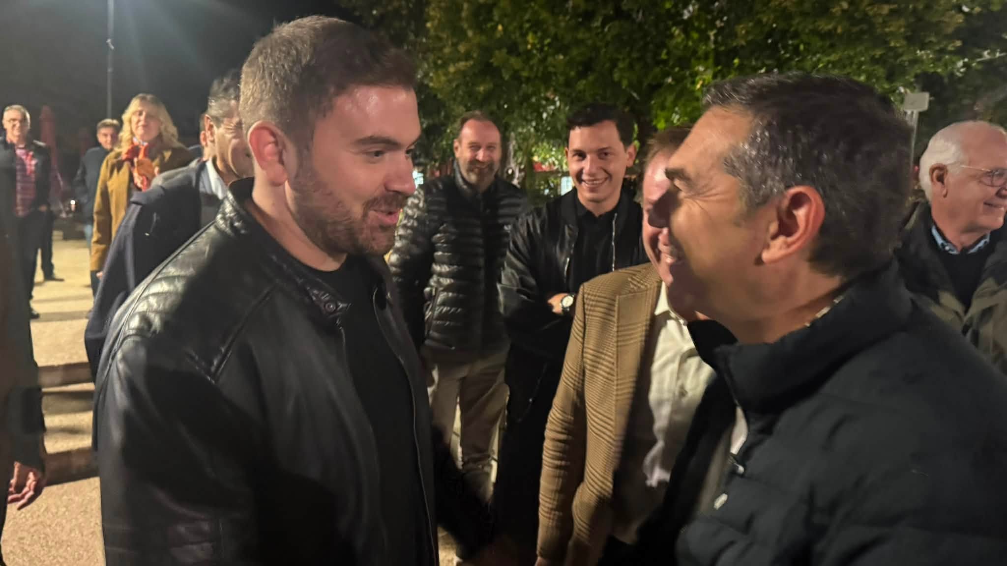Στην Αγιά ο Αλέξης Τσίπρας – Στο επίκεντρο το κόστος παραγωγής και οι αποζημιώσεις για τον παγετό στα μήλα