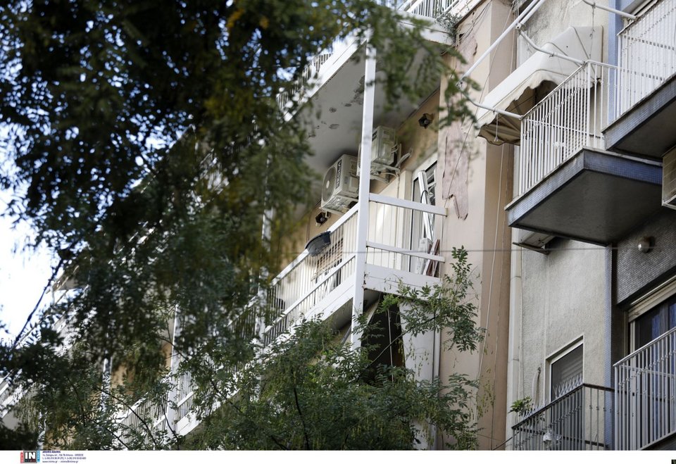Με άρωμα τρομοκρατίας η έκρηξη στο διαμέρισμα στους Αμπελόκηπους -Έφτιαχναν εκρηκτικό μηχανισμό, βρέθηκε όπλο