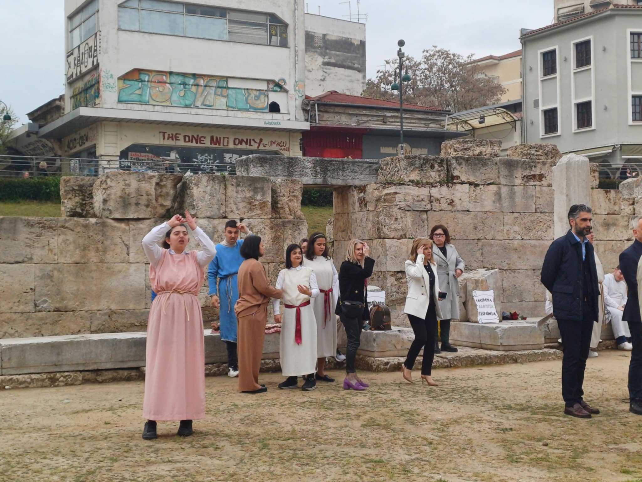 Μαθητές έδωσαν ξανά ζωή στο αρχαίο θέατρο της Λάρισας - έναρξη του φεστιβάλ «Εφήβων Δρώμενα» (ΦΩΤΟ+video)