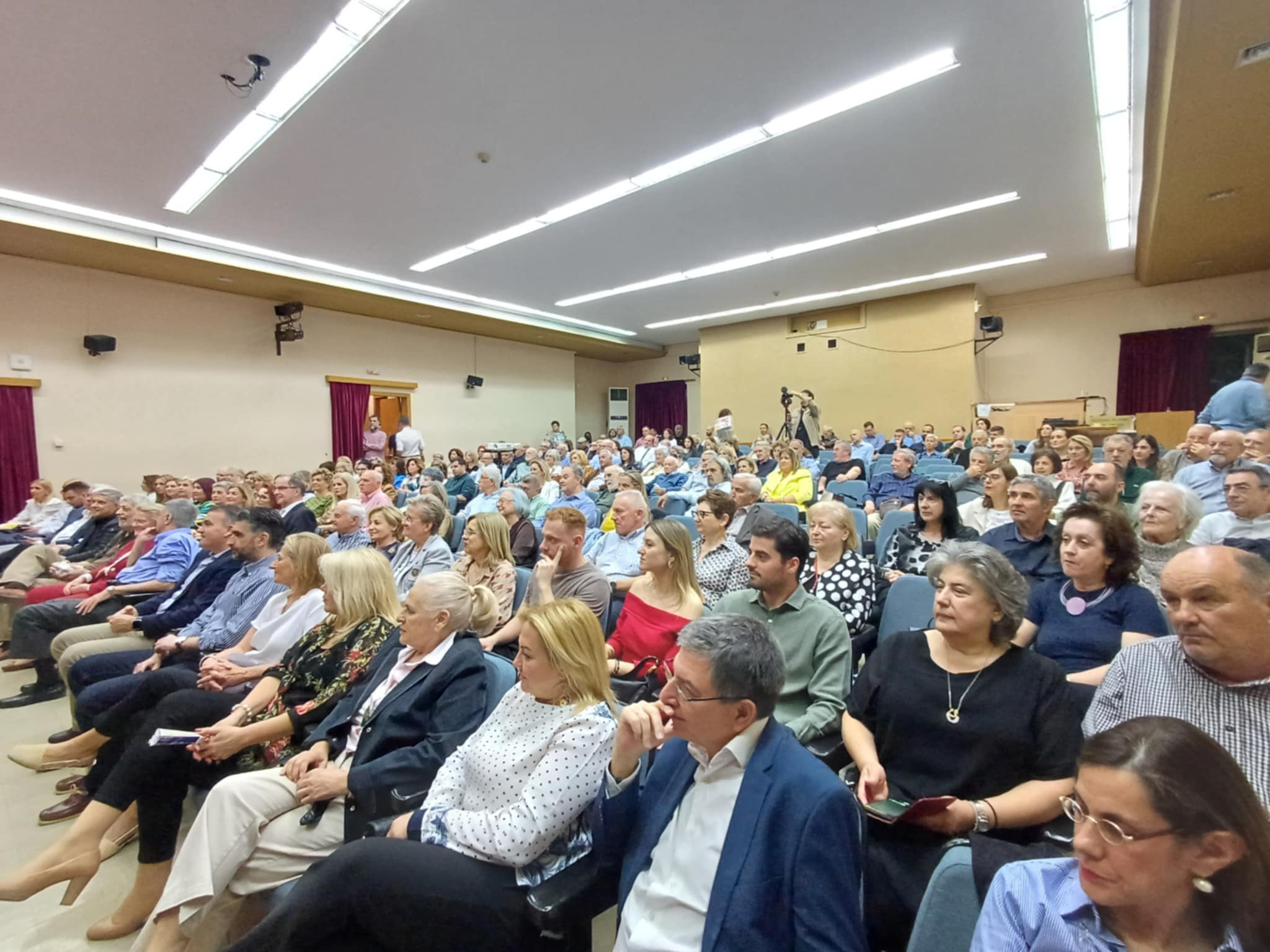 Παρουσιάστηκε το βιβλίο του Βασίλη Μίχου με τίτλο «ΕΥΡΩΠΗ RESTART – Προκλήσεις και Προοπτικές μιας κουρασμένης Ηπείρου»