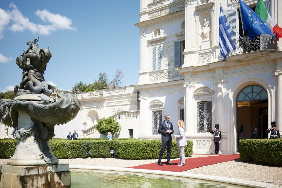 Μητσοτάκης-Μελόνι: Συμφωνία για επενδύσεις 360 εκατ. ευρώ από την Ιταλία για νέα τρένα και αμαξοστάσια