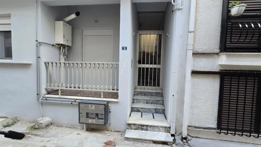Παγωμάρα στην οδό Λεωνιδίου μετά το στυγερό έγκλημα  - Τι λένε οι γείτονες για το δράστη (ΦΩΤΟ)