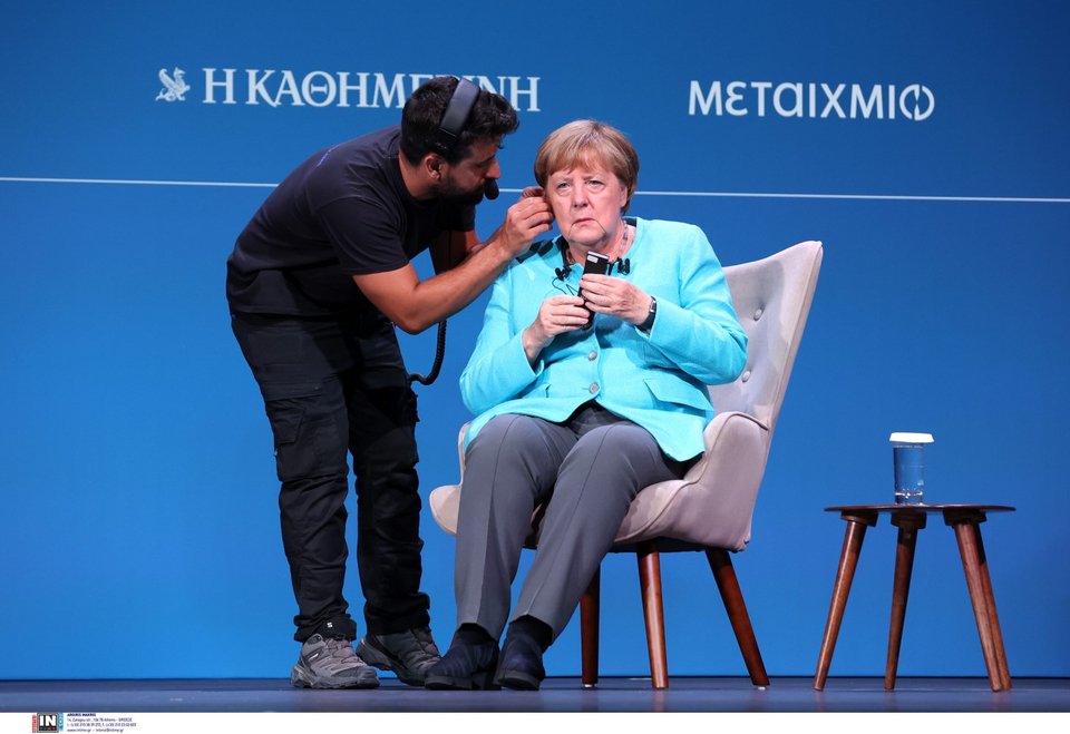 Μέρκελ: Με εντυπωσίασε η αντοχή των Ελλήνων στα χρόνια της κρίσης, αναρωτήθηκα αν οι Γερμανοί θα άντεχαν