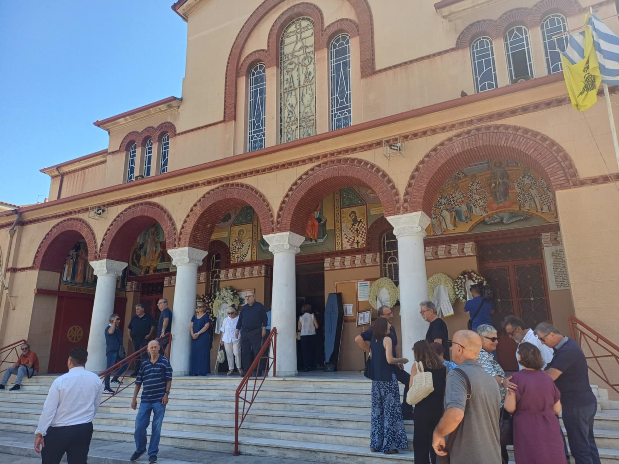 Βαθιά συγκίνηση και θλίψη στο τελευταίο αντίο του Νέστορα Αντωνίου στη Λάρισα