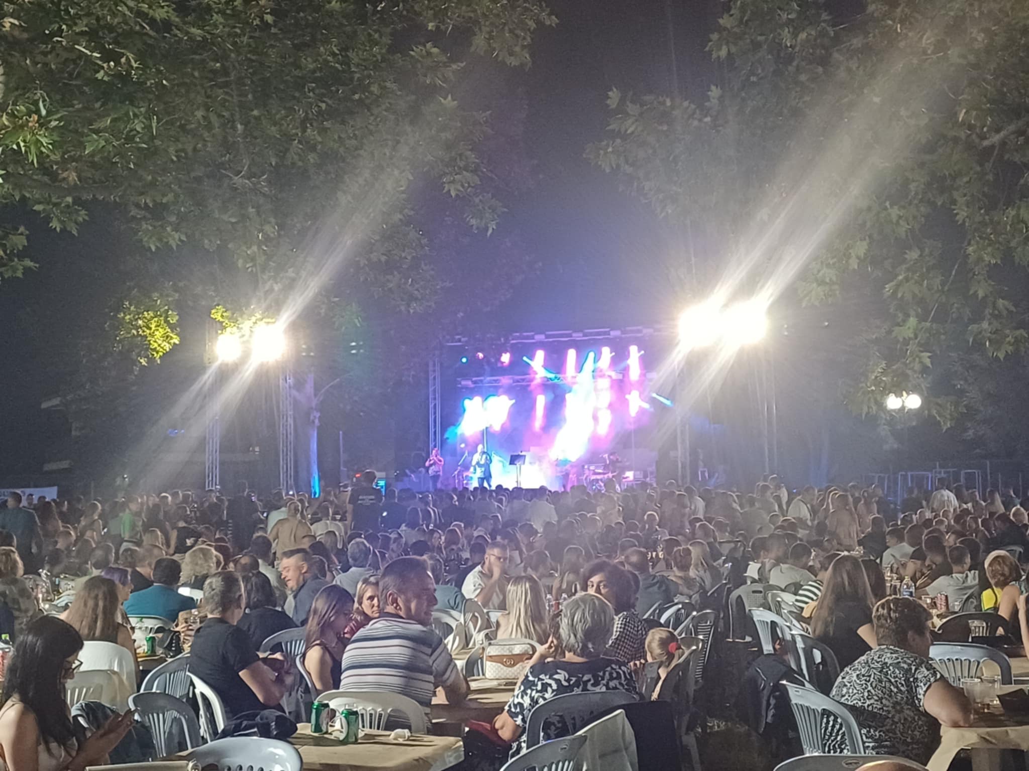 Με Μιχάλη Χατζηγιάννη και πλήθος κόσμου άνοιξε τις πύλες της η Γιορτή Κρασιού Αμπελώνα (ΦΩΤΟ-ΒΙΝΤΕΟ)