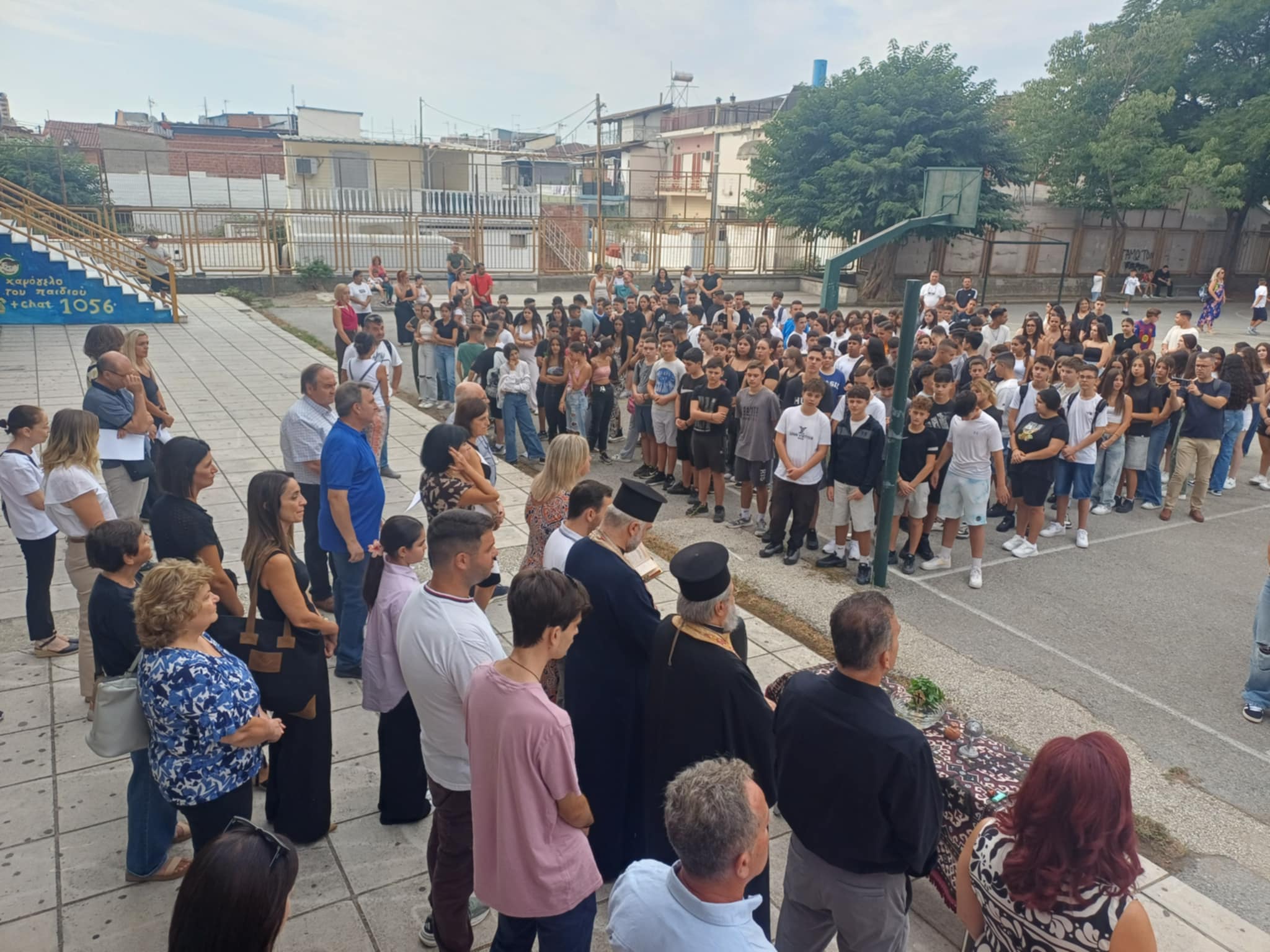 Στον αγιασμό στο 11ο Λύκειο στη νέα Σμύρνη ο δήμαρχος Λαρισαίων Θανάσης Μάμάκος (ΦΩΤΟ+video)