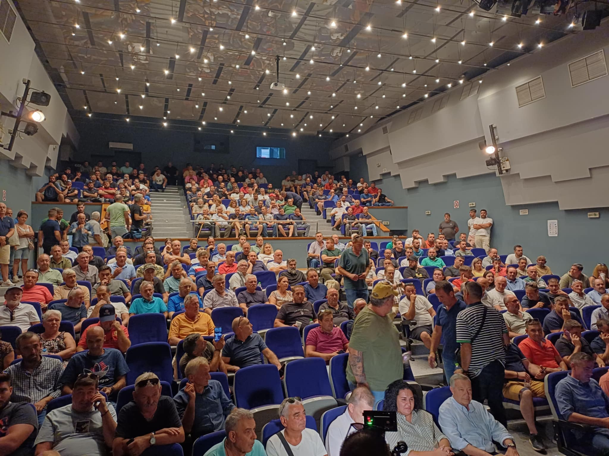 Αγωνιούν για το μέλλον τους οι κτηνοτρόφοι λόγω ευλογιάς-σύσκεψη σήμερα στον Τύρναβο (ΦΩΤΟ+video)