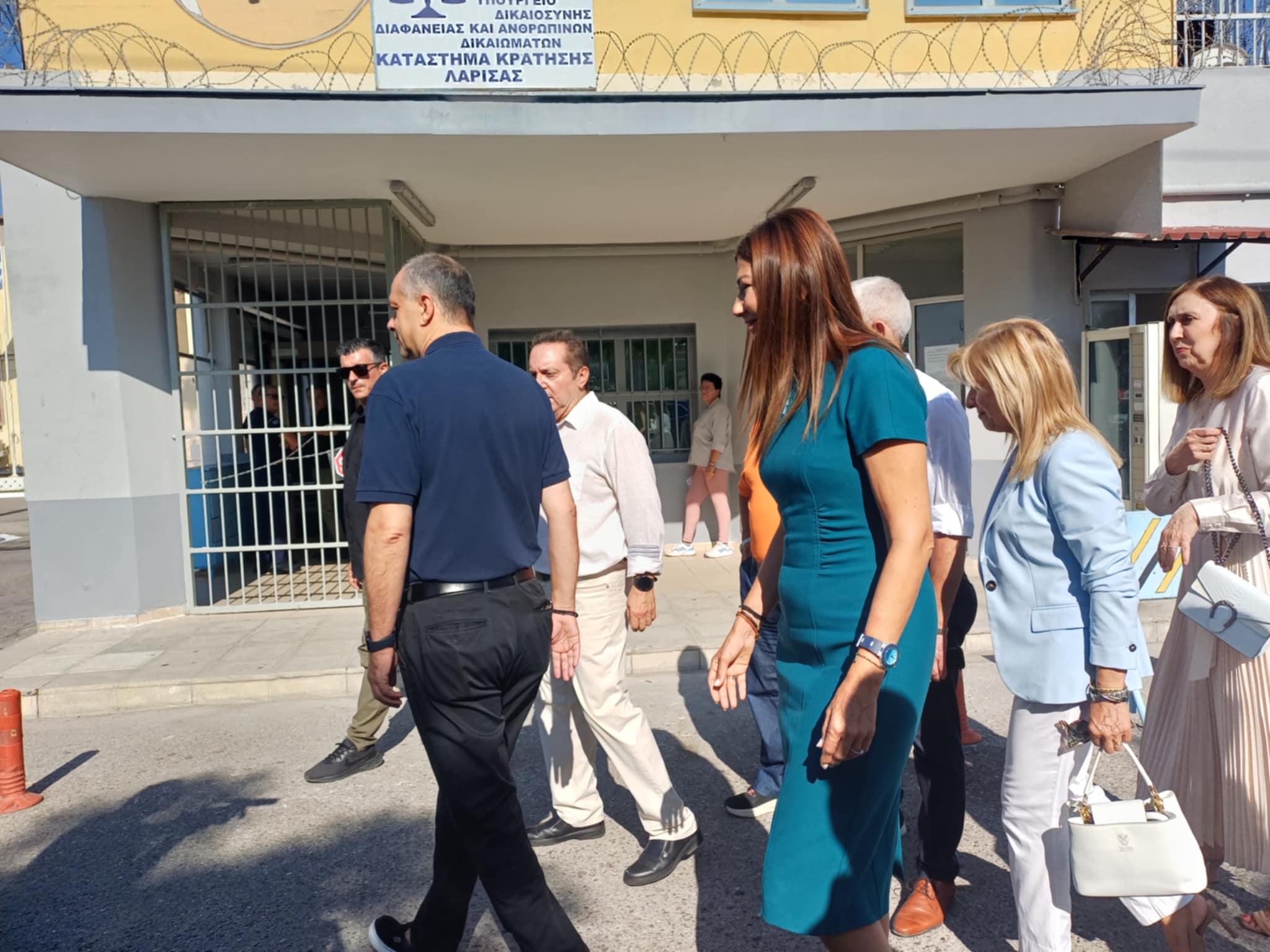 Παρουσία της υπουργού Παιδείας Σοφίας Ζαχαράκη αγιασμός και εγκαίνια του 80υ ΕΠΑΛ στις φυλακές Λάρισας (ΦΩΤΟ)