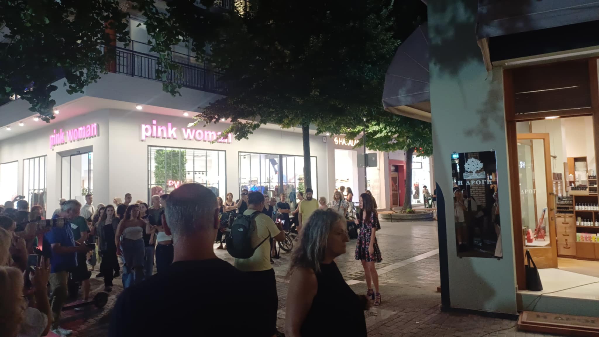 Υπέροχες μελωδίες με Flash mob στην Κουμα στο πλαίσιο εβδομάδας Αστικής Κινητικότητας (ΦΩΤΟ+video)