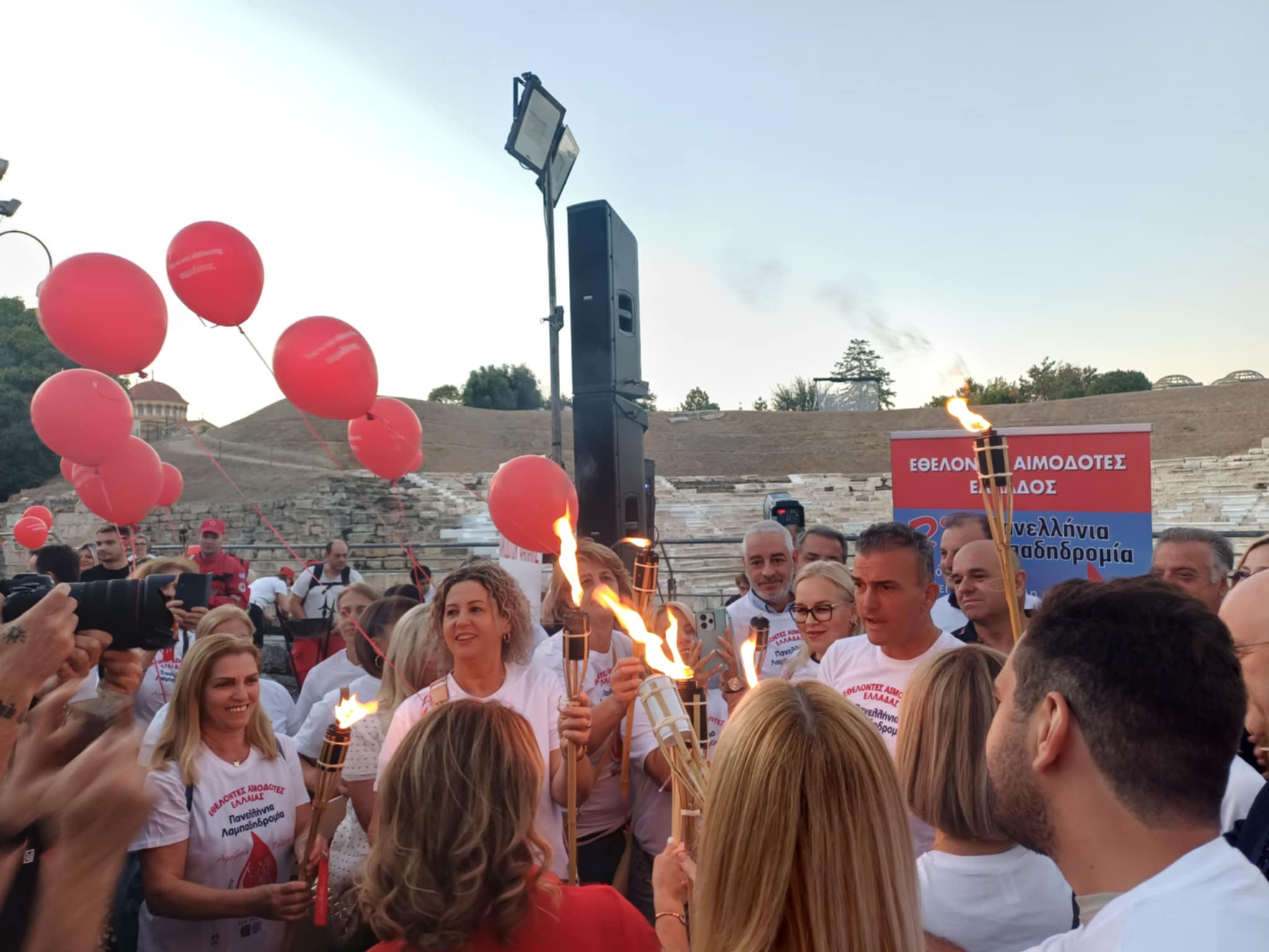 Η φλόγα τηα αγάπης άναψε απόψε στη Λάρισα- Λαμπαδηδρομία Εθελοντών Αιμοδοτών (ΦΩΤΟ+video)