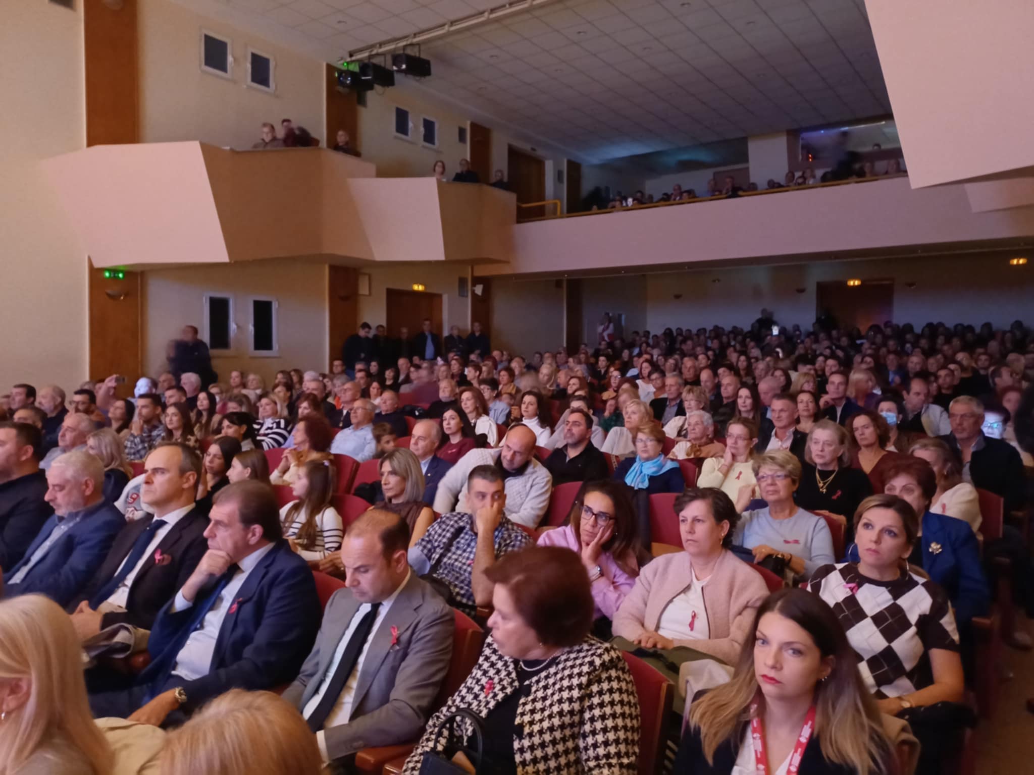 Πλήθος κόσμου  στην παρουσίαση του βιβλίου του Κ. Γκιάστα «Ρεπορτάζ του κάμπου – 99 αληθινές ιστορίες από τη Λάρισα» (ΦΩΤΟ)