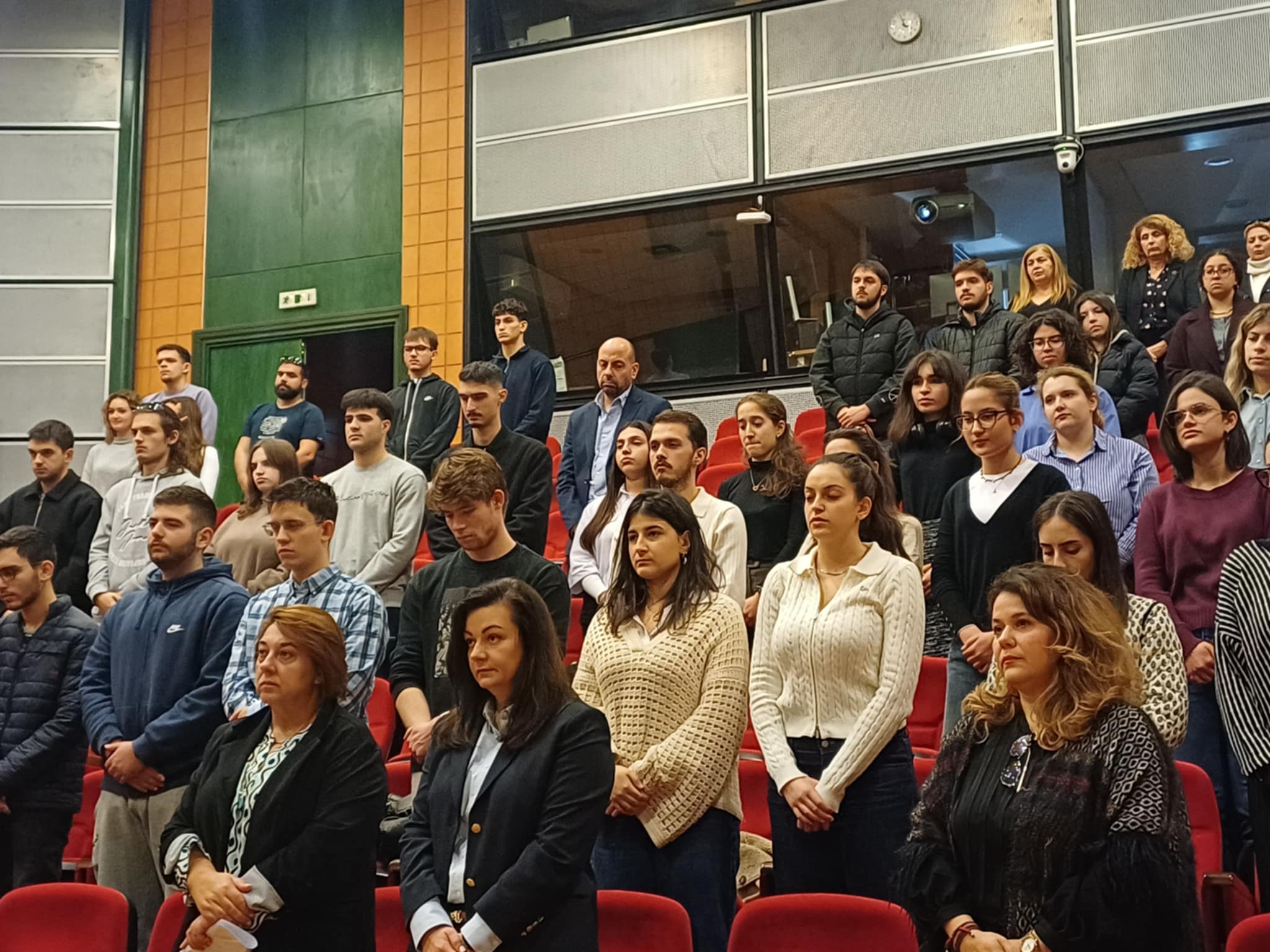 Τρισάγιο  στο αμφιθέατρο «Ιπποκράτης» της Ιατρικής Λάρισας στη μνήμη των δωρητών σώματος (ΦΩΤΟ+video)