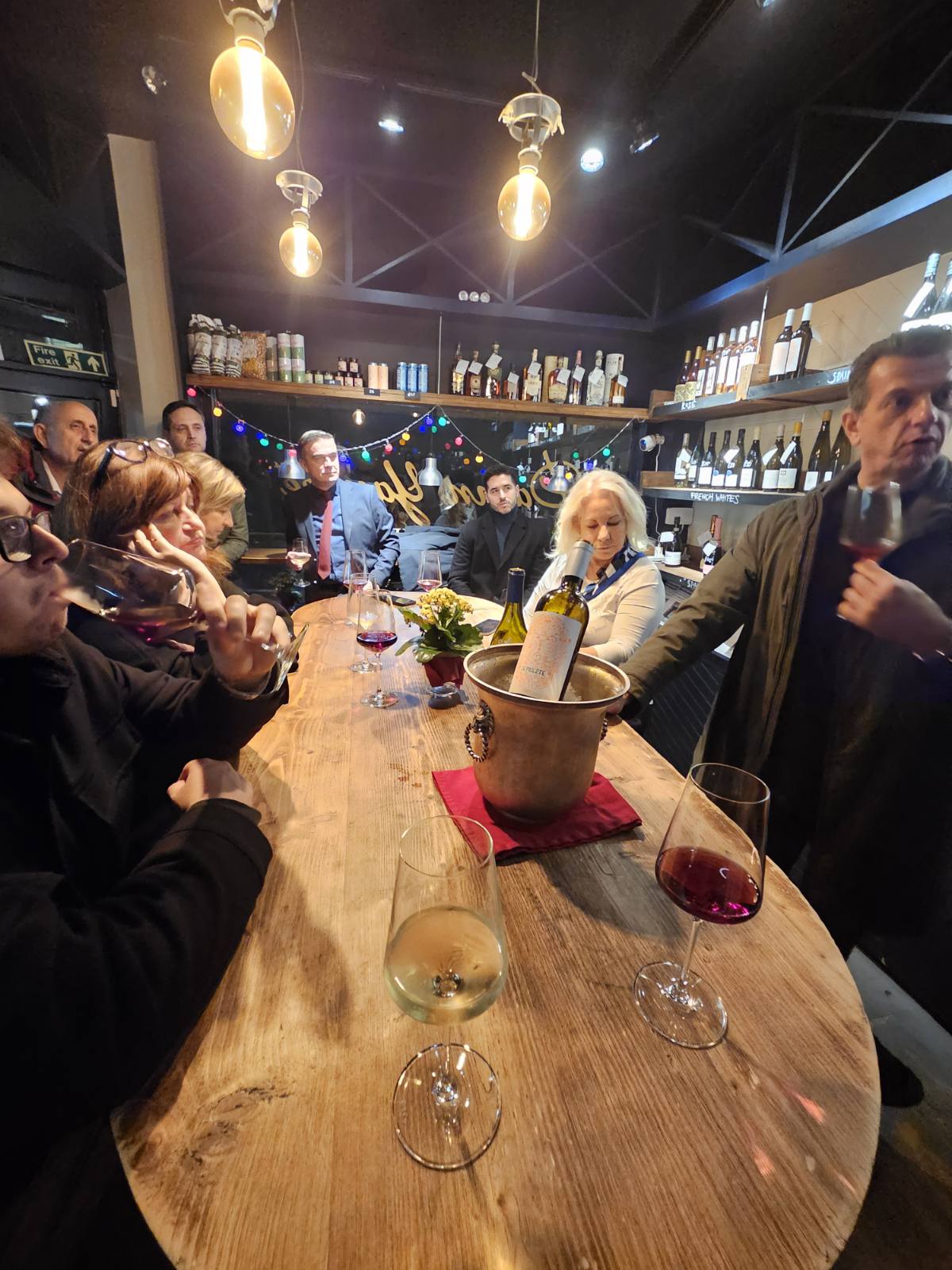 Στο Λονδίνο βρέθηκαν τα κρασιά της Θεσσαλίας... (ΦΩΤΟ)