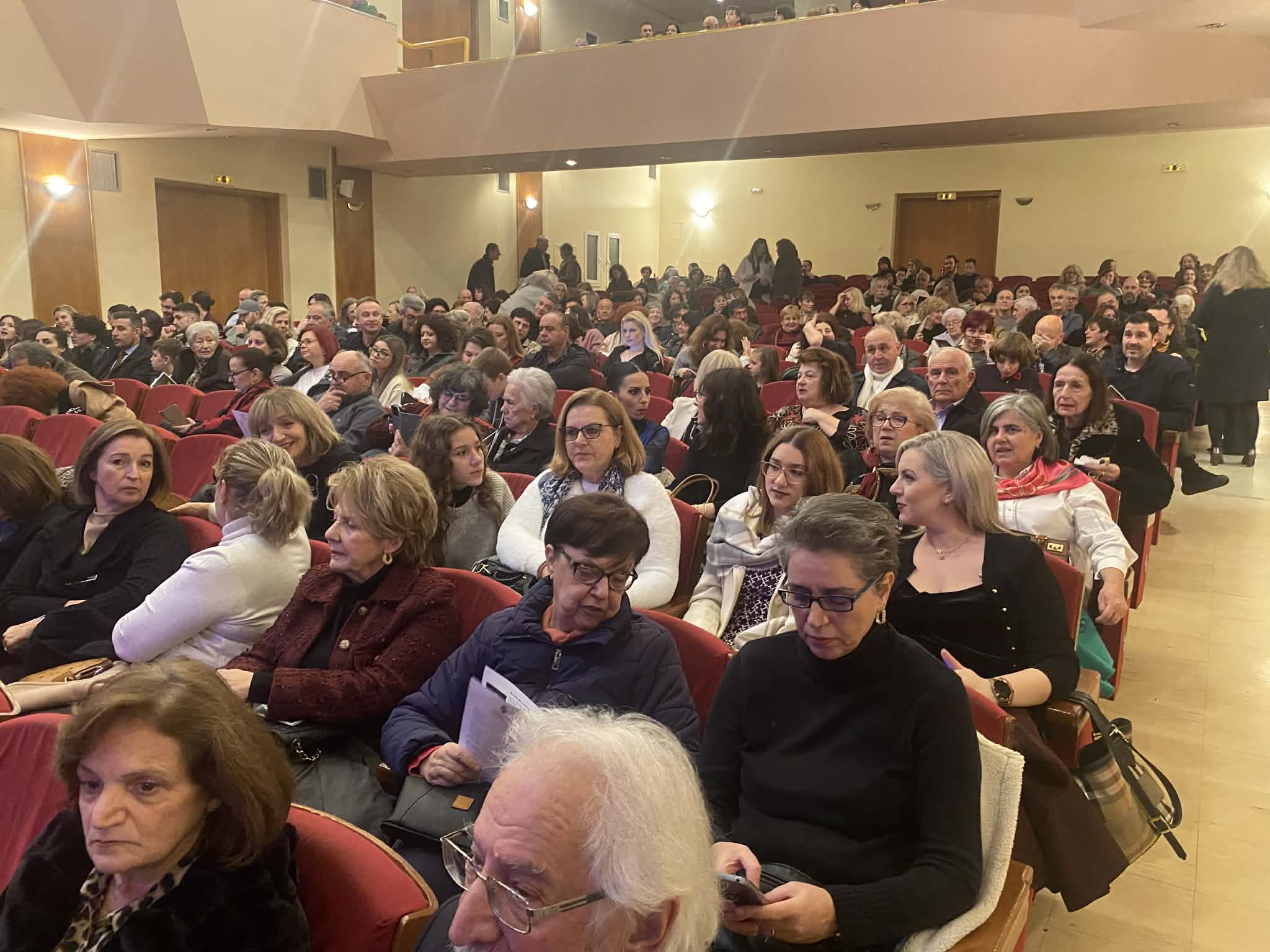 Πλήθος κόσμου χειροκρότησε θερμ΄-α τη Φιλαρμονική της Λάρισας στην επετειακή εμβληματική της συναυλία στο ΔΩΛ (ΦΩΤΟ+video)