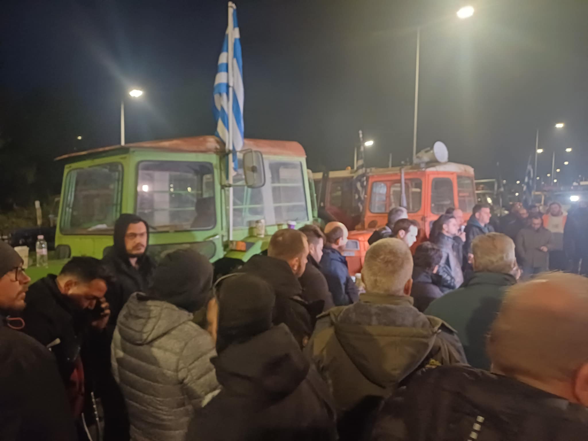 Κρίσιμη συνέλευση στο μπλόκο της Νίκαιας- Μαρούδας: Θα ακούσουμε τα μέτρα της κυβέρνησης την Τετάρτη και μετά μπλακάουτ