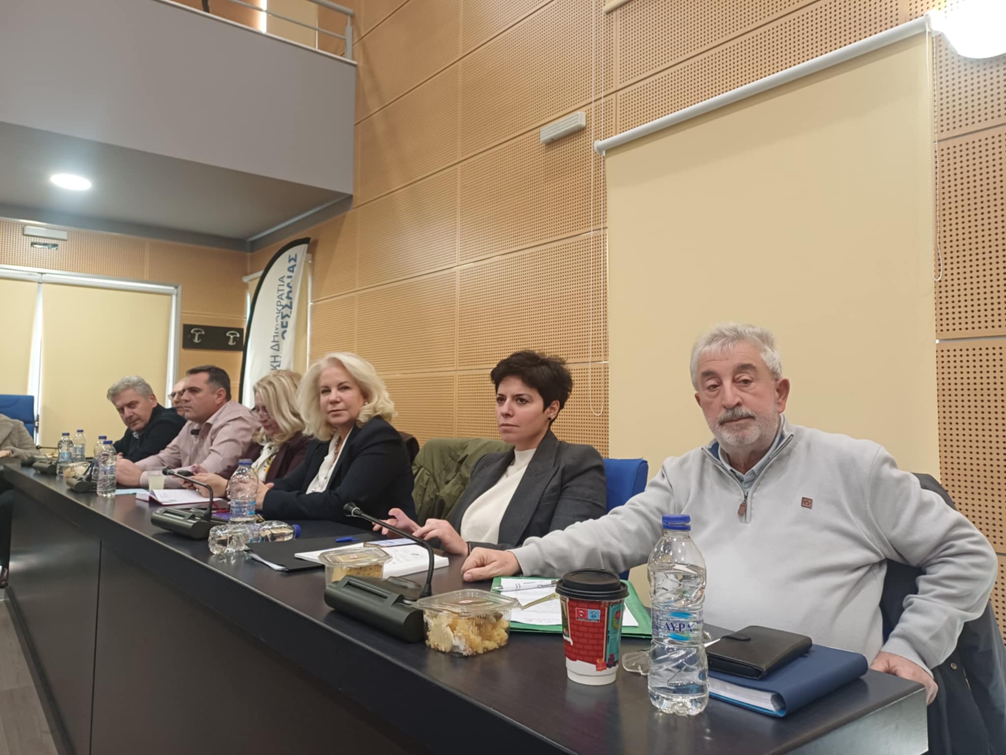 Αντιπαράθεση Κουρέτα Αγοραστού για την αέρια ρύπανση στο περιφερειακό συμβούλιο (ΦΩΤΟ+video)