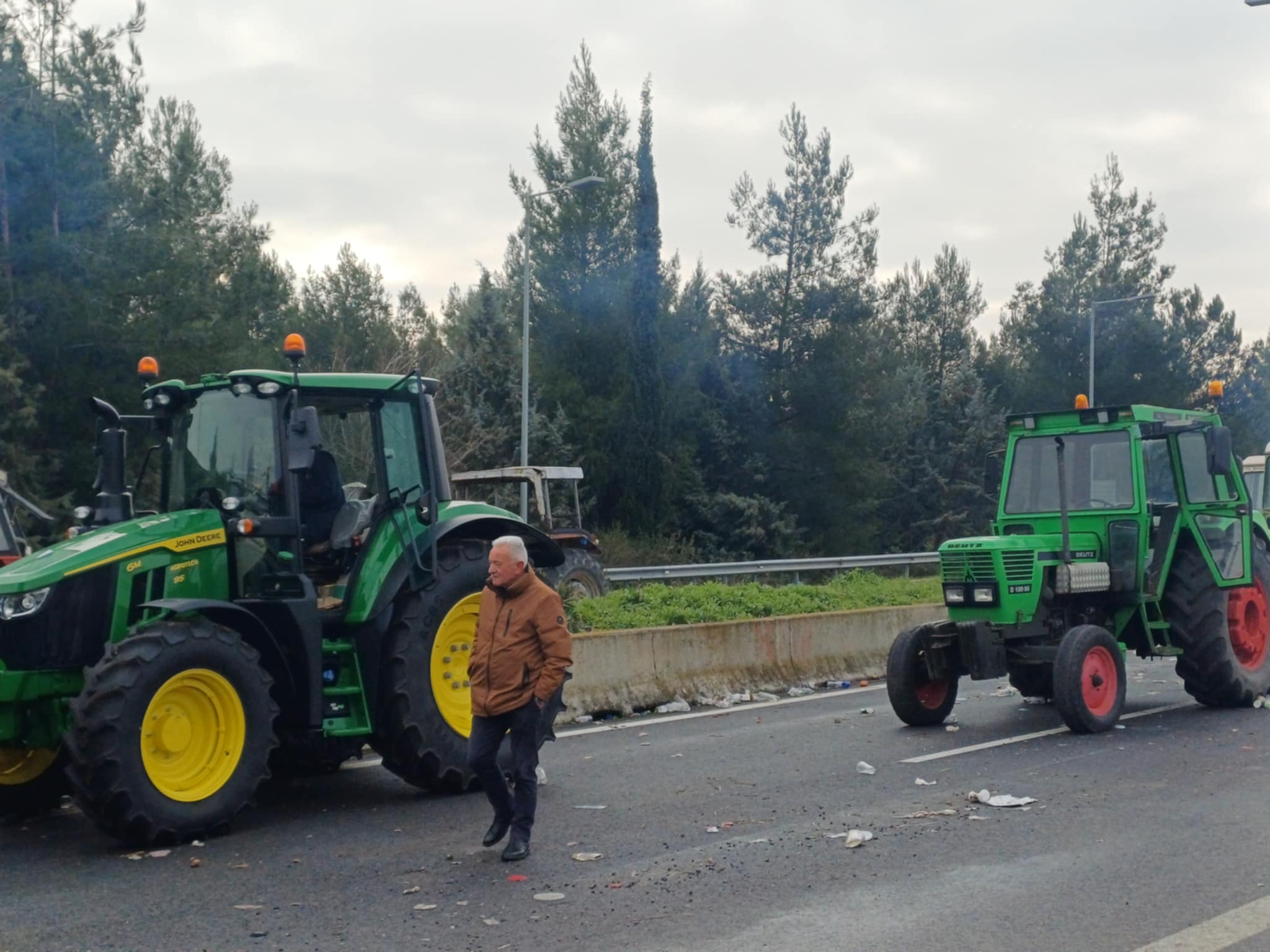 Φεύγουνμε ψηλά το κεφάλι μετά από 55 ημέρες παραμονής οι αγρότυες από το μπλόκο της Νίκαιας (ΦΩΤΟ+video)