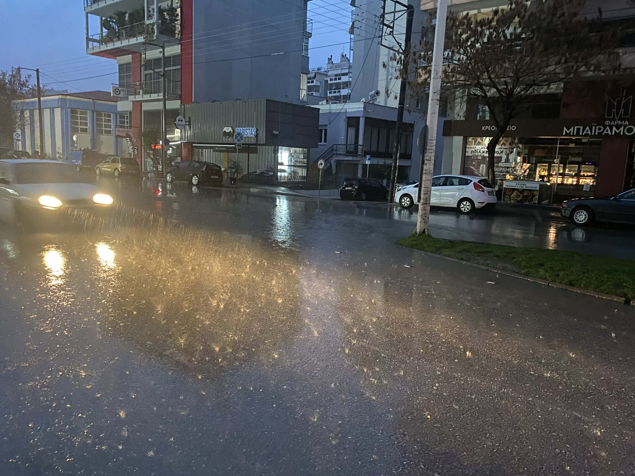 Μήνυμα από το 112 το βράδυ του Σαββάτου στη Λάρισα- έντονη βροχόπτωση από τα ξημερώματα (ΦΩΤΟ)