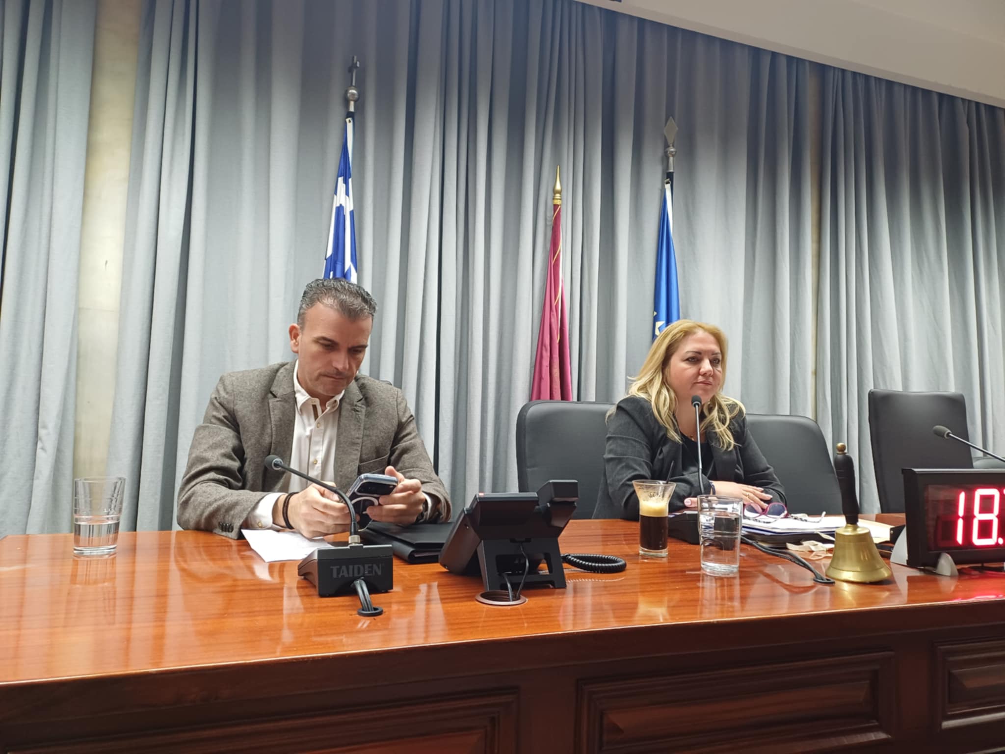 Συνεδρίασε το δημοτικό συμβούλιο Λάρισας με 16 θέματα στην ημερήσια διάταξη- ενός λεπτού σιγή στην έναρξη (ΦΩΤΟ)