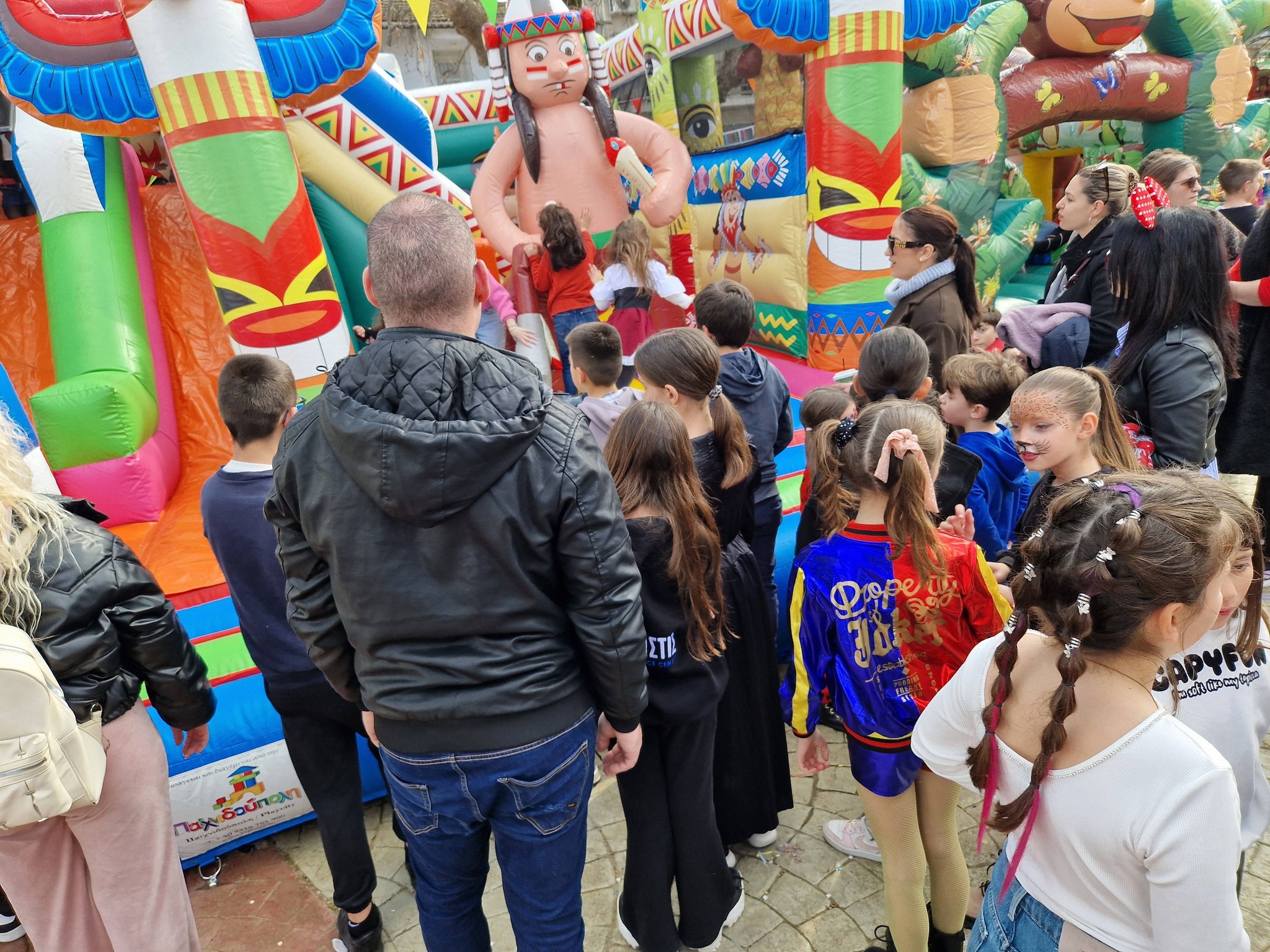 Καρναβάλι με ξεφάντωμα για τα παιδιά στο Βελεστίνο (ΦΩΤΟ)