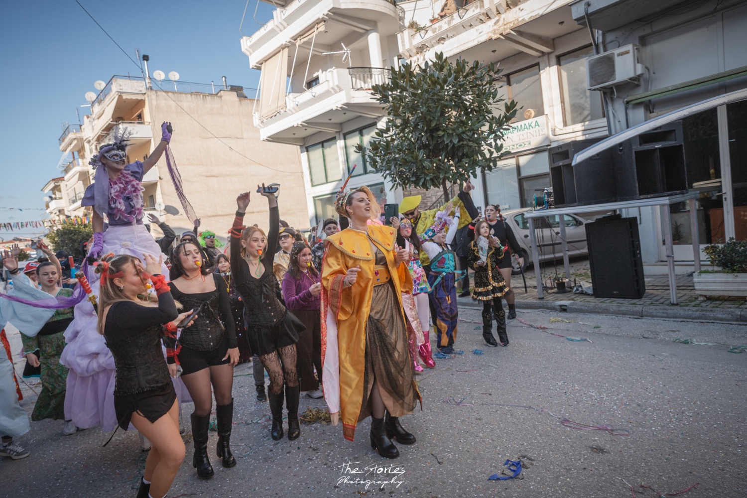 Ξέφρενο γλέντι και πλήθος επισκεπτών στο Φαρσαλινό Καρναβάλι (ΦΩTO)