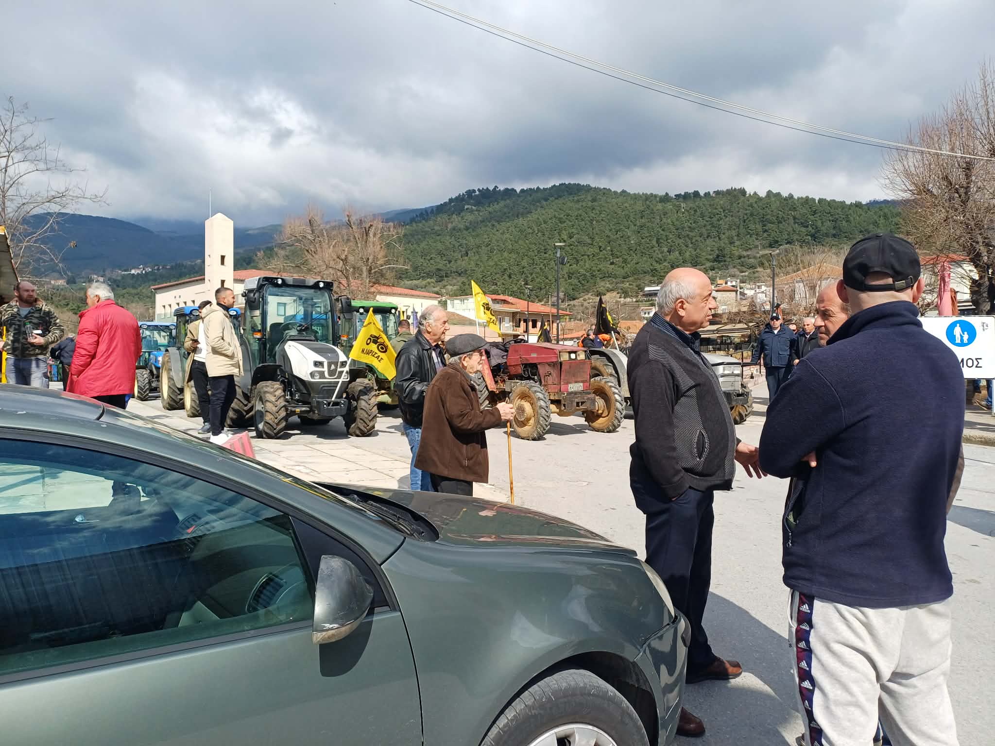 Πλημμύρισε τρακτερ η Αγιά για τα αχλάδια, τα κάστανα και τα μήλα (ΦΩΤΟ