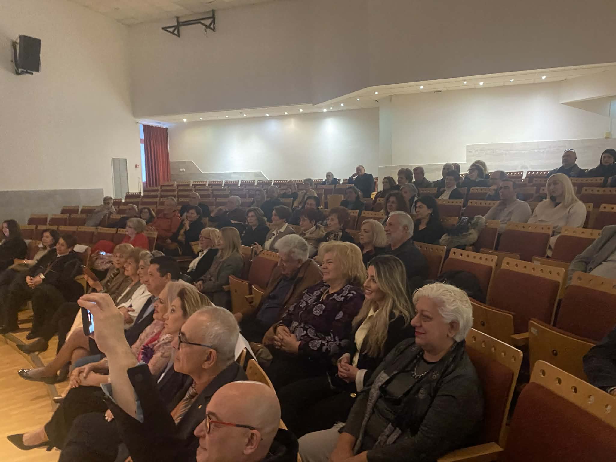 Έρικα Πρεζεράκου: «Από τις γυναίκες γεννήθηκε ο κόσμος»- η εκδήλωση «Τόλμησε να είσαι γυναίκα» από τη Λαρισαϊκή Λέσχη (ΦΩΤΟ)