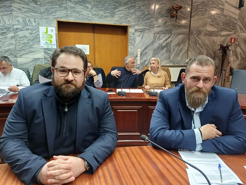 Ένταση στη χθεσινή συνεδρίαση του δημοτικού συμβουλίου- αποχώρησε η Συμπαράταξη Λαρισαίων (ΦΩΤΟ)