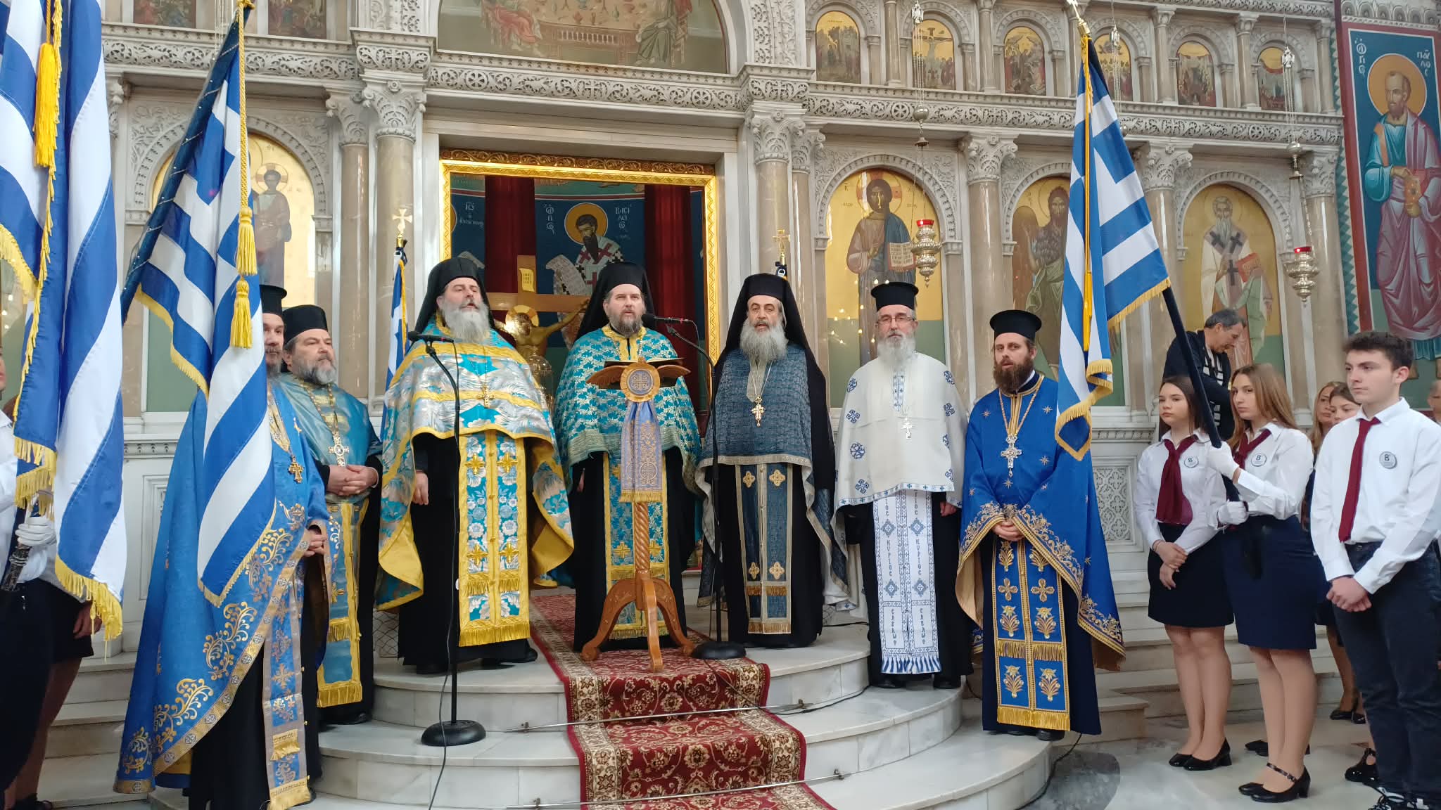 Λαμπρός ο εορτασμός της 25ης Μαρτίου στη Λάρισα-Η δοξολογία στον Άγιο Αχίλλιο (ΦΩΤΟ+video)