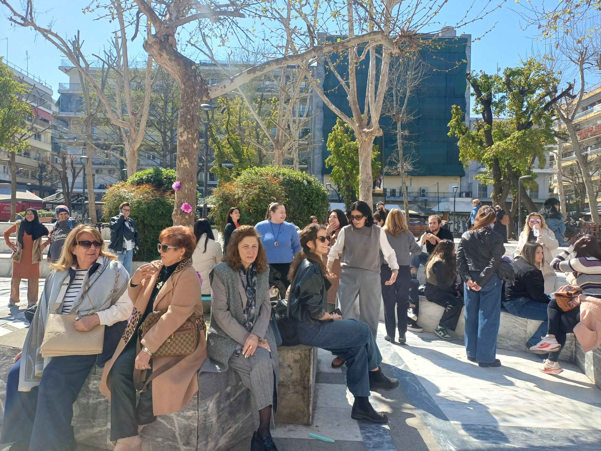 Βιωματική δράση μαθητών της Λάρισας «Ισότητα μέσα από τη γνώση» στην Ταχυδρομείου (ΦΩΤΟ)