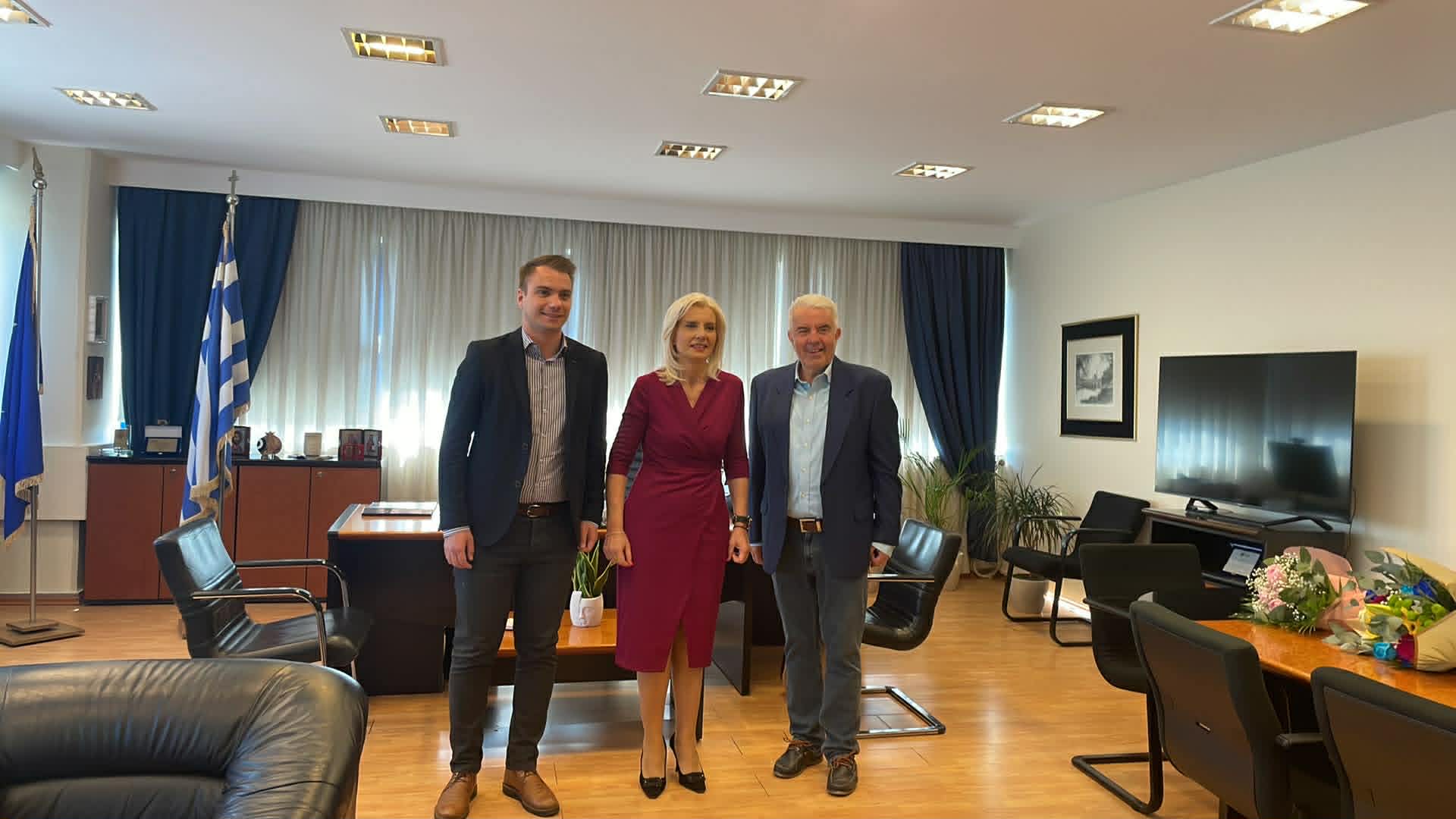 Ευχήθηκαν στη Ρένα Καραλαριώτου για την ονομαστική της εορτή (ΦΩΤΟ)