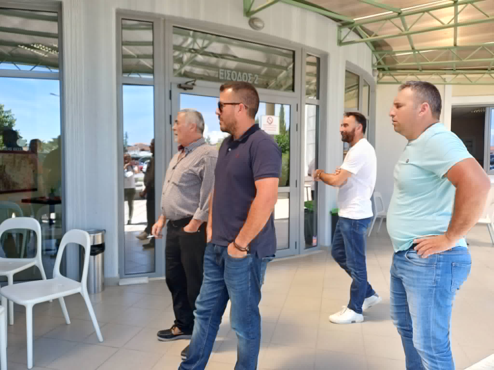 Οργή κτηνοτρόφων στην περιφερεια για την απαγόρευση μετακίνησης των κοπαδιών τους από το ΥπΑΑΤ (ΦΩΤΟ)