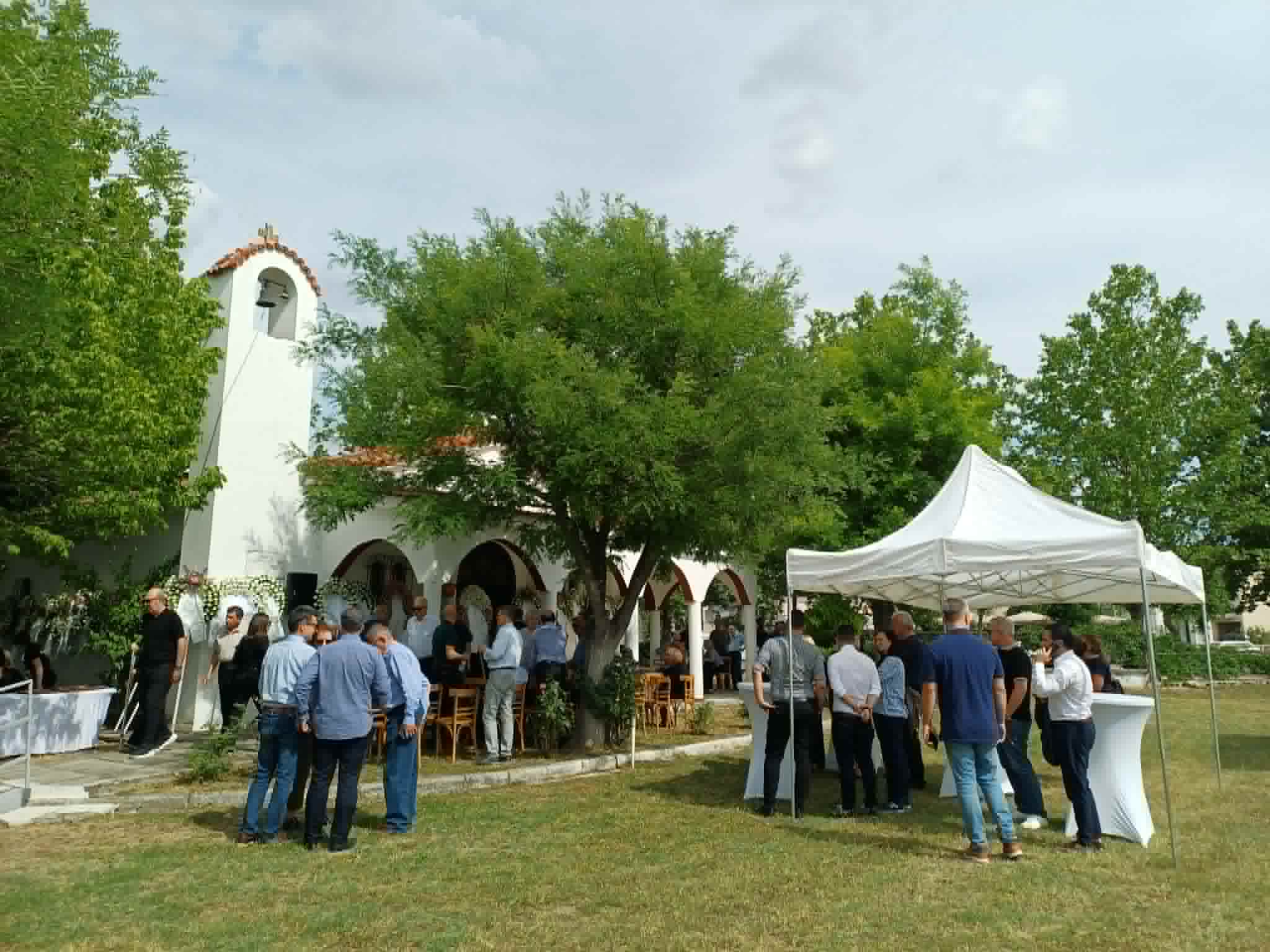 Πλήθος Λαρισαίων στο τελυταίο αντίο της Κατερίνας Ζιαζιά- Σουφλιά στο παρεκκλήσι του γηροκομείου (ΦΩΤΟ)