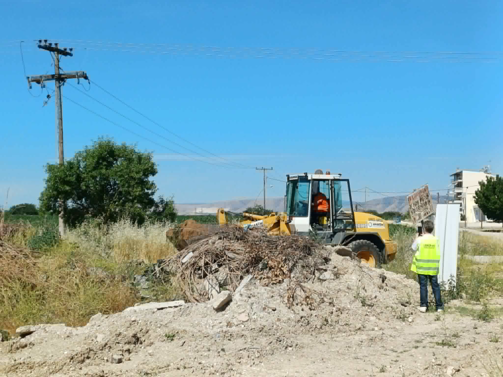 Δήμος Λαρισαίων και ΑΝΑΚΕΜ απομάκρυναν στερεά απόβλητα από τη Γιάννουλη (ΦΩΤΟ+video)