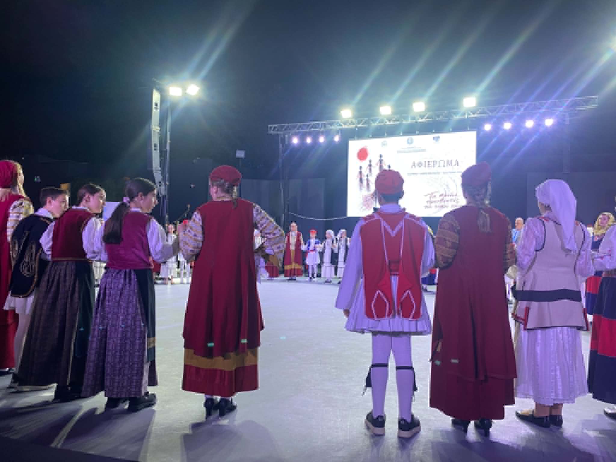 Πανδαισία δημοτικής παράδοσης μέχρι αργά τα μεσάνυχτα στο κηποθέατρο Αλκαζάρ (ΦΩΤΟ+βίντεο)
