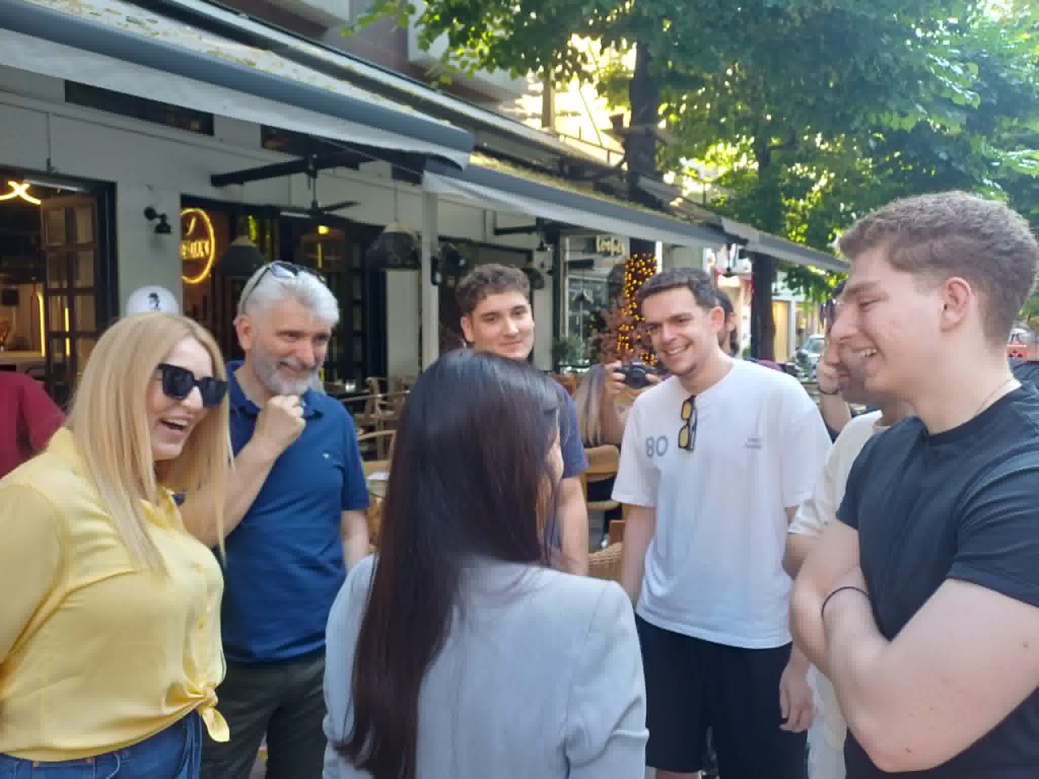 Η Λατινοπουλου στη Λάρισα το απόγευμα συνομίλησε με νέουςαισιόδοξη για τις εκλογές παρά τις δημοσκοπήσεις (ΦΩΤΟ)