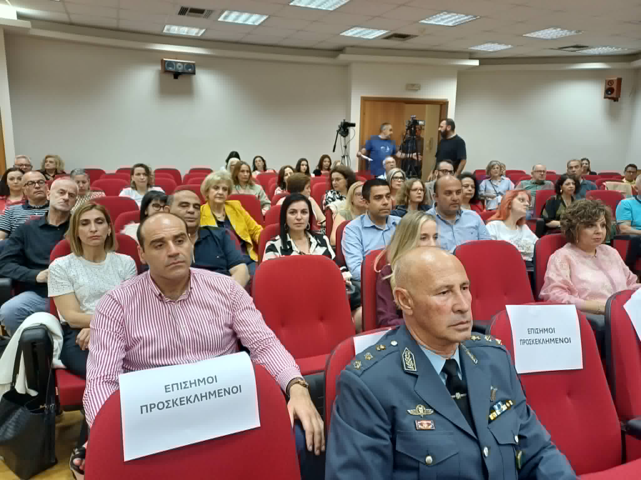 Η ενδοοικογενειακή βία και οι επιπτώσεις της στα παιδιά και τους εφήβους-ενδιαφέρουσα εκδήλωση στη Λάρισα (ΦΩΤΟ)