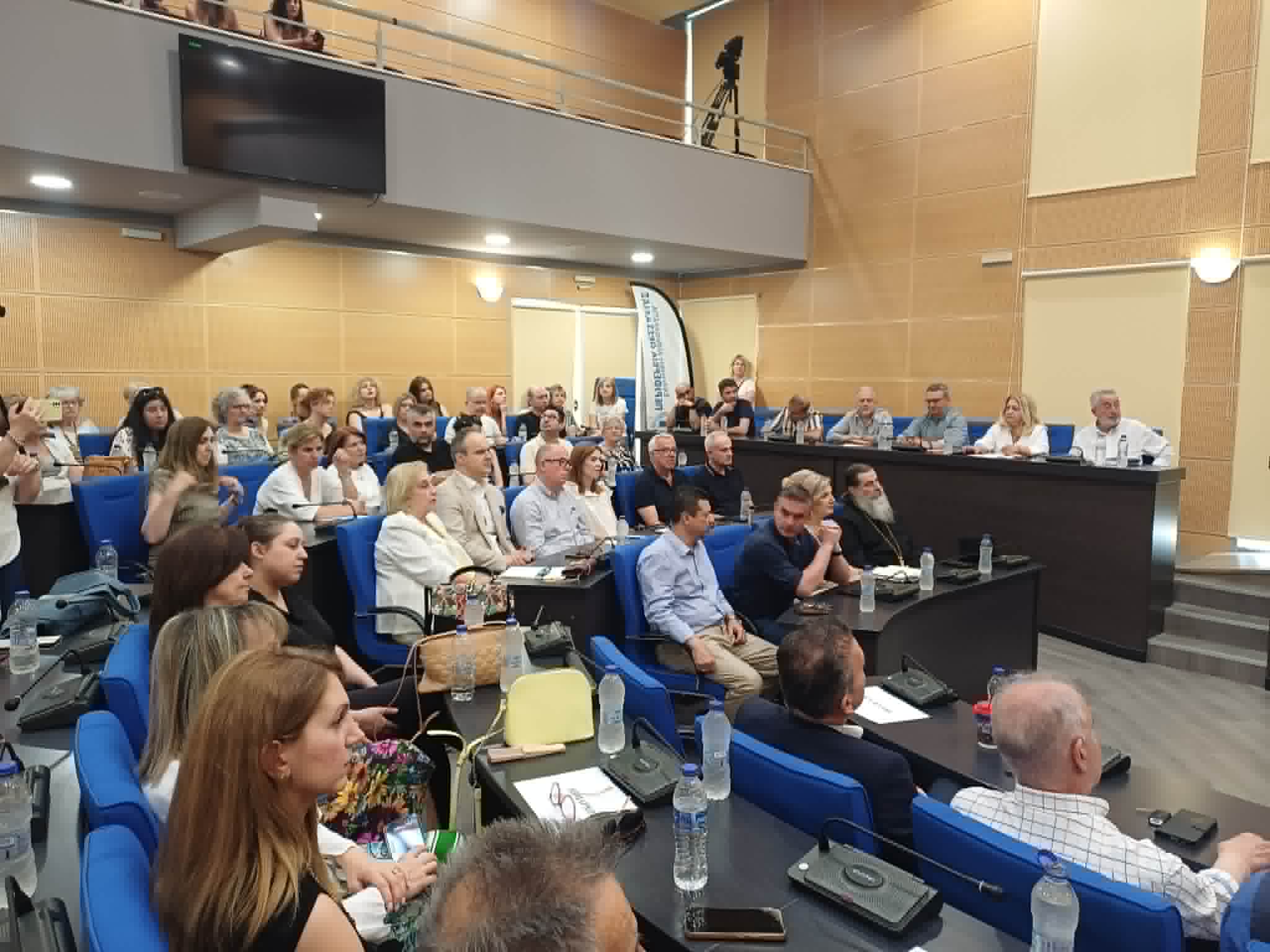 Ευρεία σύσκεψη στην περιφέρεια για τη θεσμική θωράκιση των Κέντρων Πρόληψης (ΦΩΤΟ)