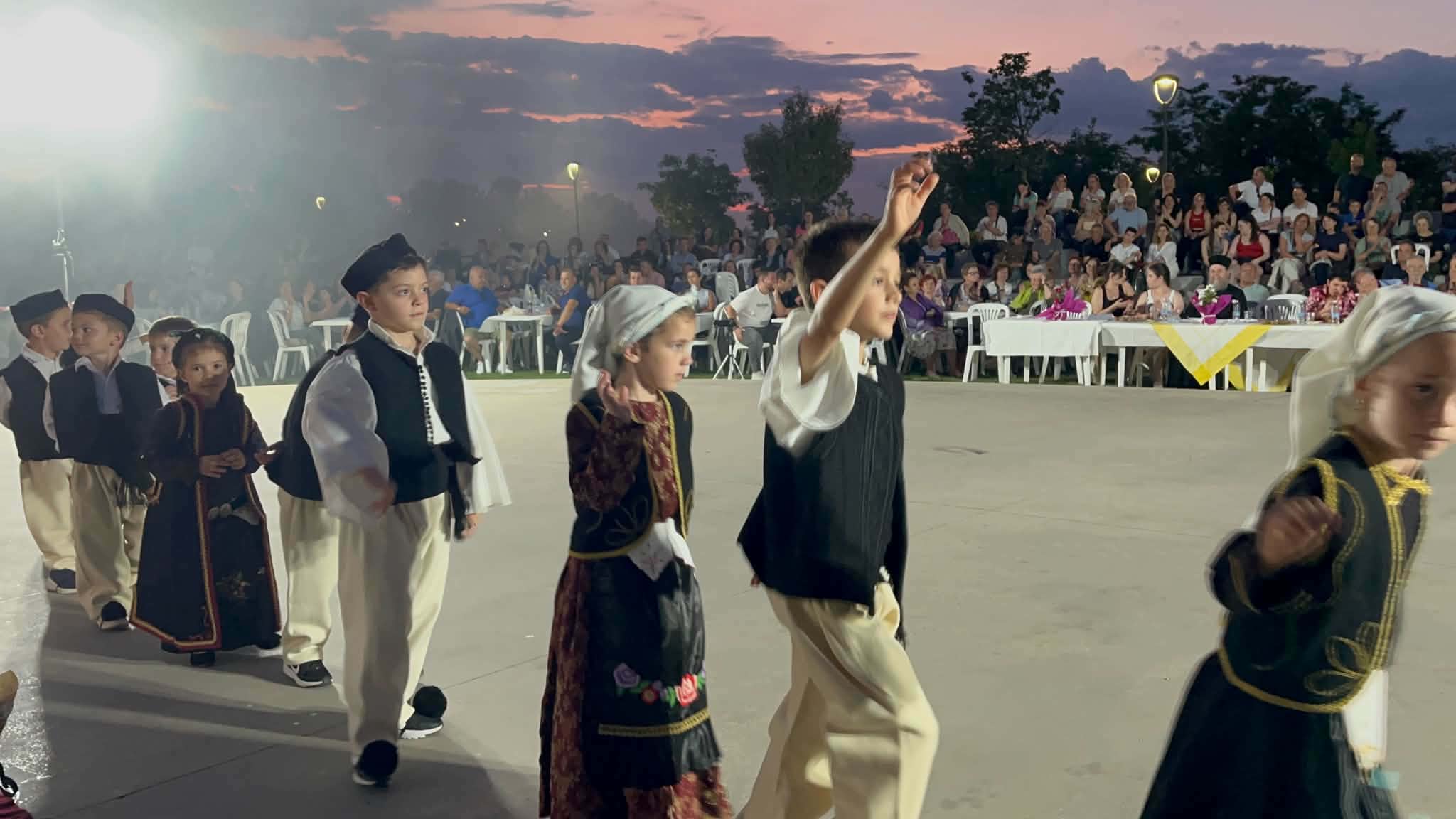 Βλάχικη παράδοση και ηπειρώτικοι χοροί ζωντάνεψαν στο Χατζηχαλάρ (ΦΩΤΟ-ΒΙΝΤΕΟ)